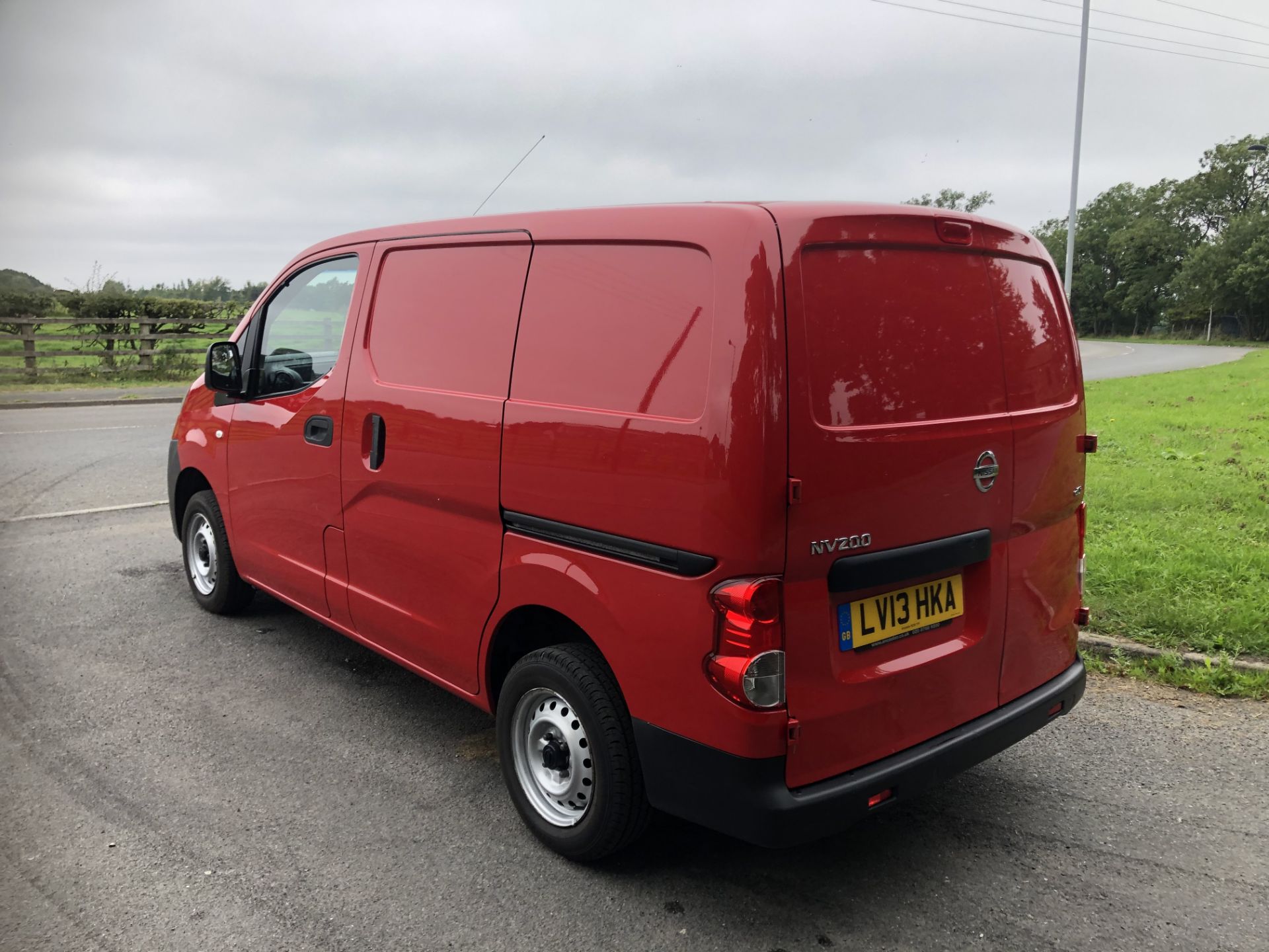 2013/13 REG NISSAN NV200 SE DCI 1.5 DIESEL RED VAN, SHOWING 1 FORMER KEEPER *NO VAT* - Image 5 of 21