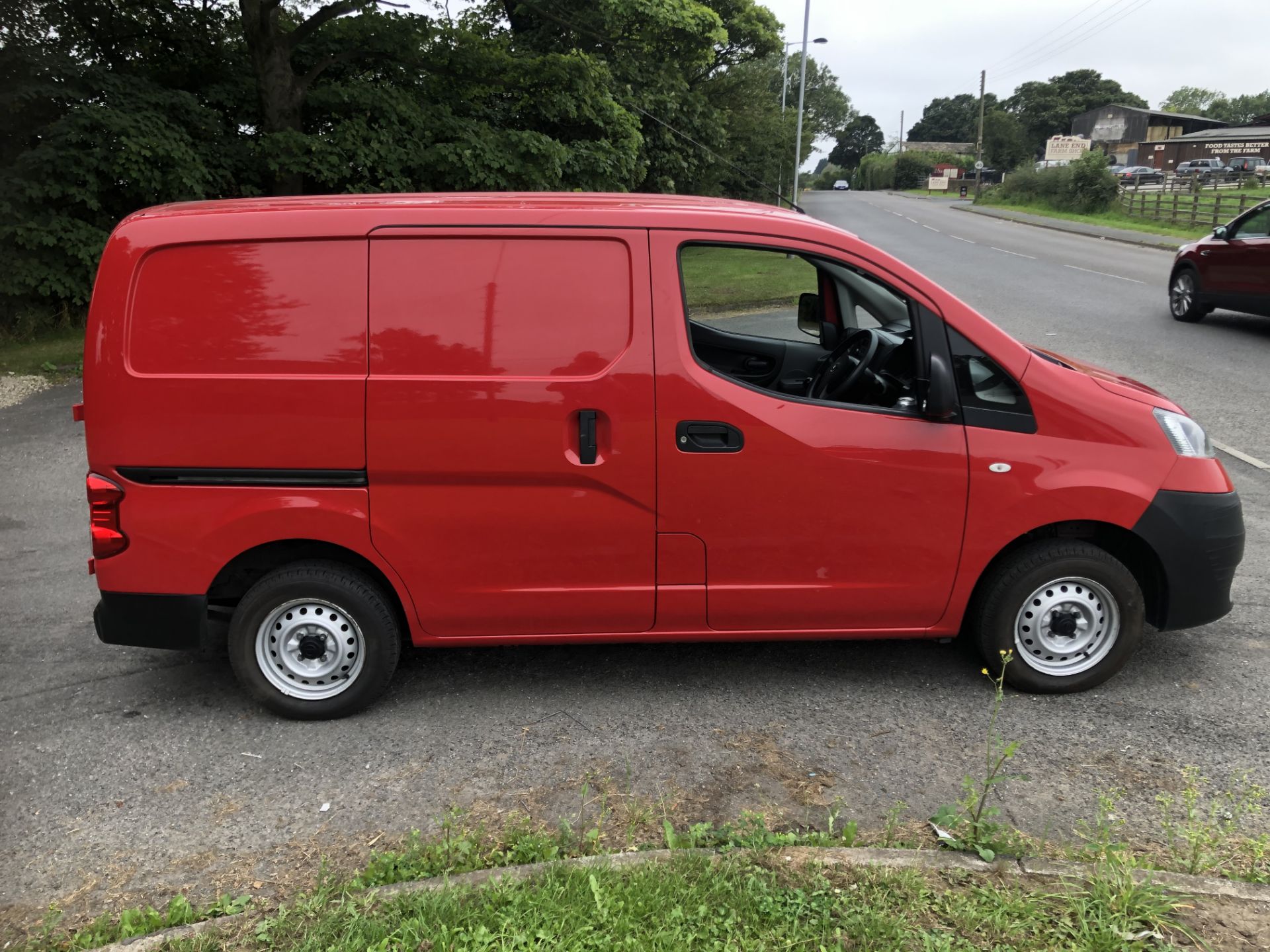 2013/13 REG NISSAN NV200 SE DCI 1.5 DIESEL RED VAN, SHOWING 1 FORMER KEEPER *NO VAT* - Image 8 of 21