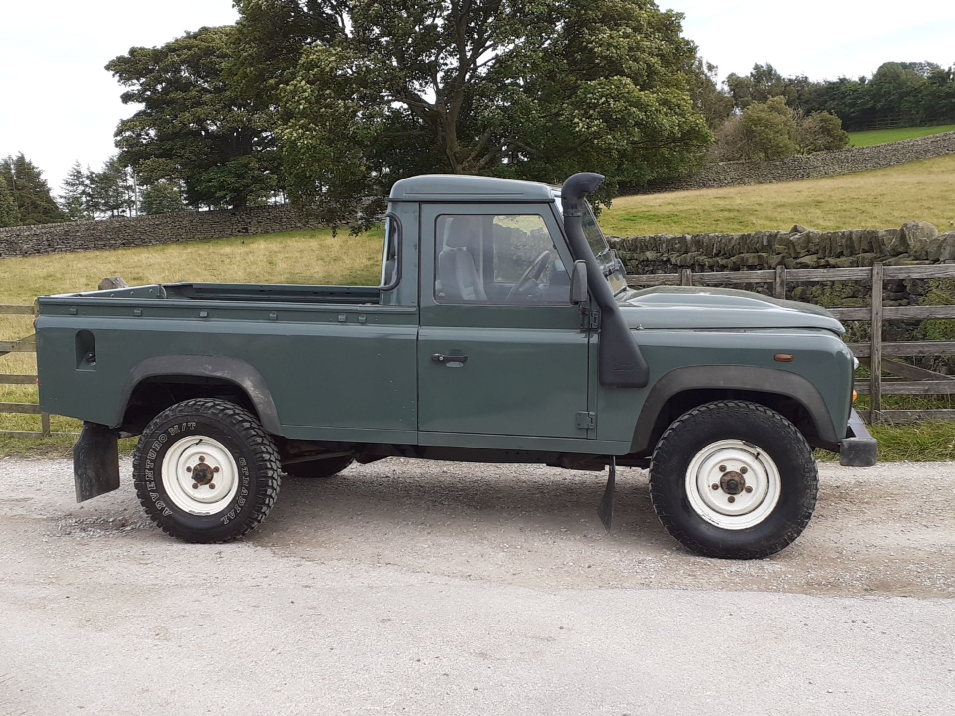 2008/08 REG LAND ROVER DEFENDER 110 SINGLE CAB LWB PICK-UP 2.4 DIESEL, SHOWING 2 FORMER KEEPERS - Image 9 of 11