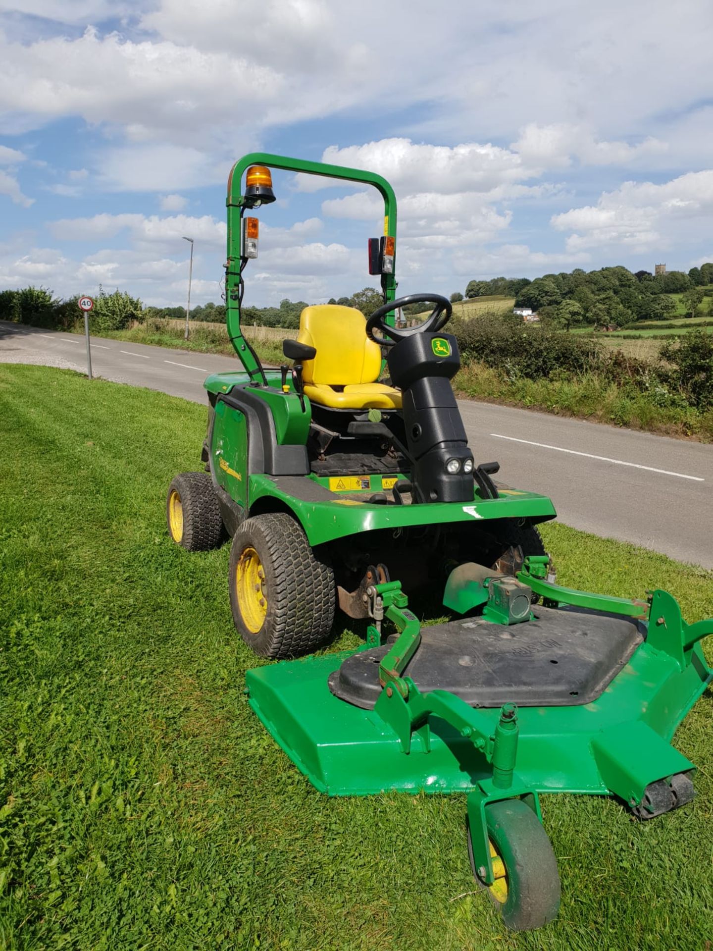 JOHN DEERE 1435 4WD RIDE ON LAWN MOWER, 4000 HOURS, FULL WORKING ORDER, RUNS DRIVES & MOWS AS SHOULD - Image 9 of 10