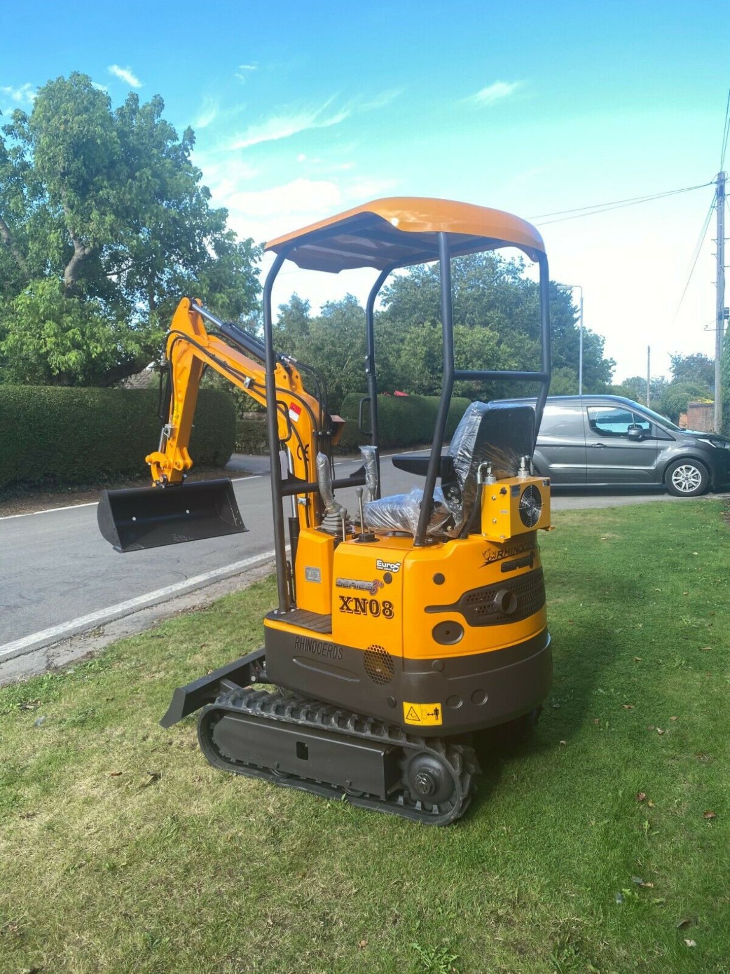 MINI EXCAVATOR RHINOCEROS XN08 BRAND NEW, YEAR 2020, LATEST MODEL SERIES 3 EURO 5 ENGINE, 3X BUCKETS - Image 4 of 8