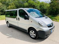 2011/11 REG VAUXHALL VIVARO 2900 COMBI CDTI 9 SEATER 2.0 DIESEL MINIBUS, SHOWING 2 FORMER KEEPERS