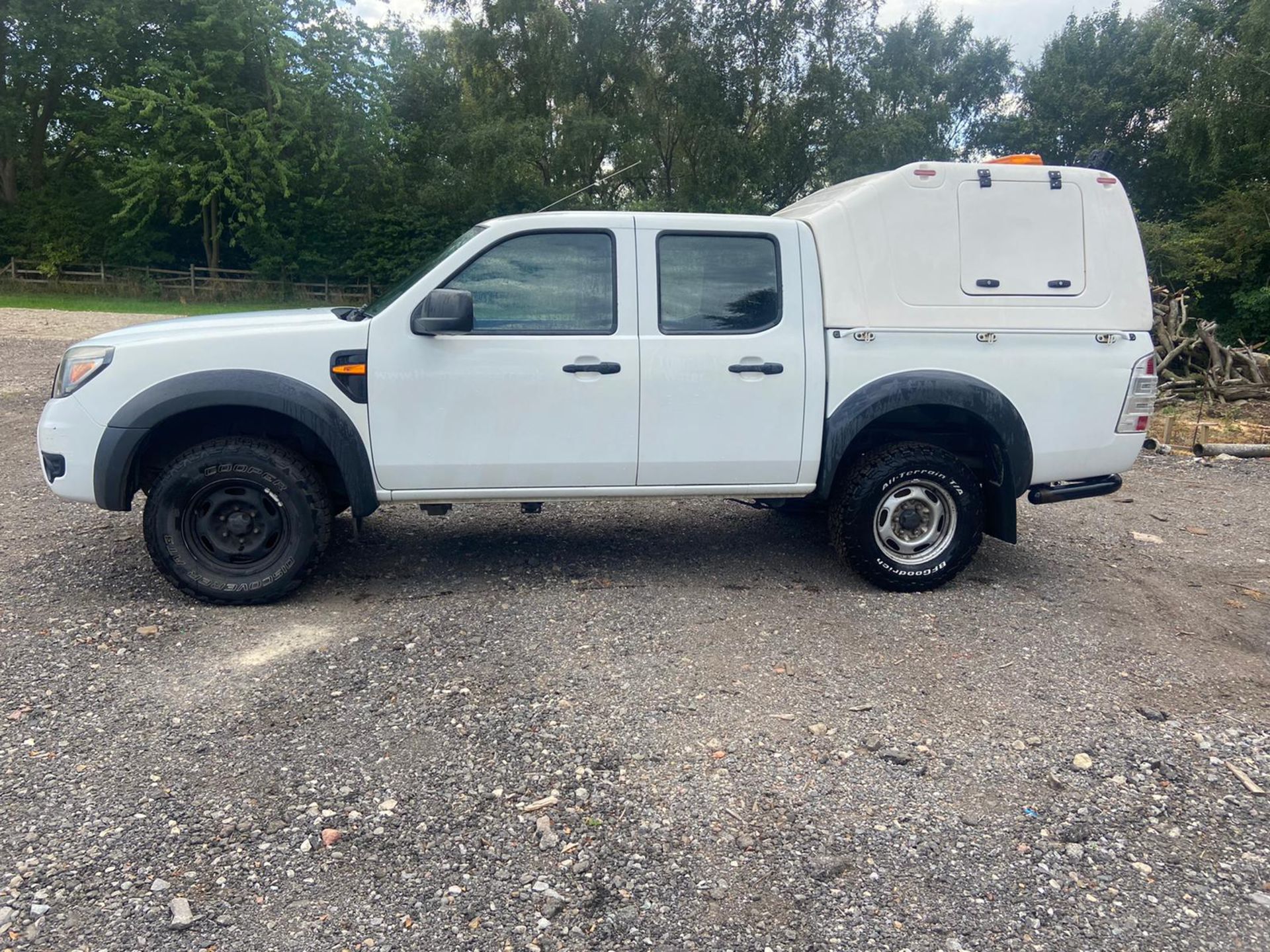 2011/11 REG FORD RANGER XL 4X4 D/C TDCI 2.5 DIESEL WHITE PICK-UP, SHOWING 1 FORMER KEEPER *PLUS VAT* - Image 4 of 12