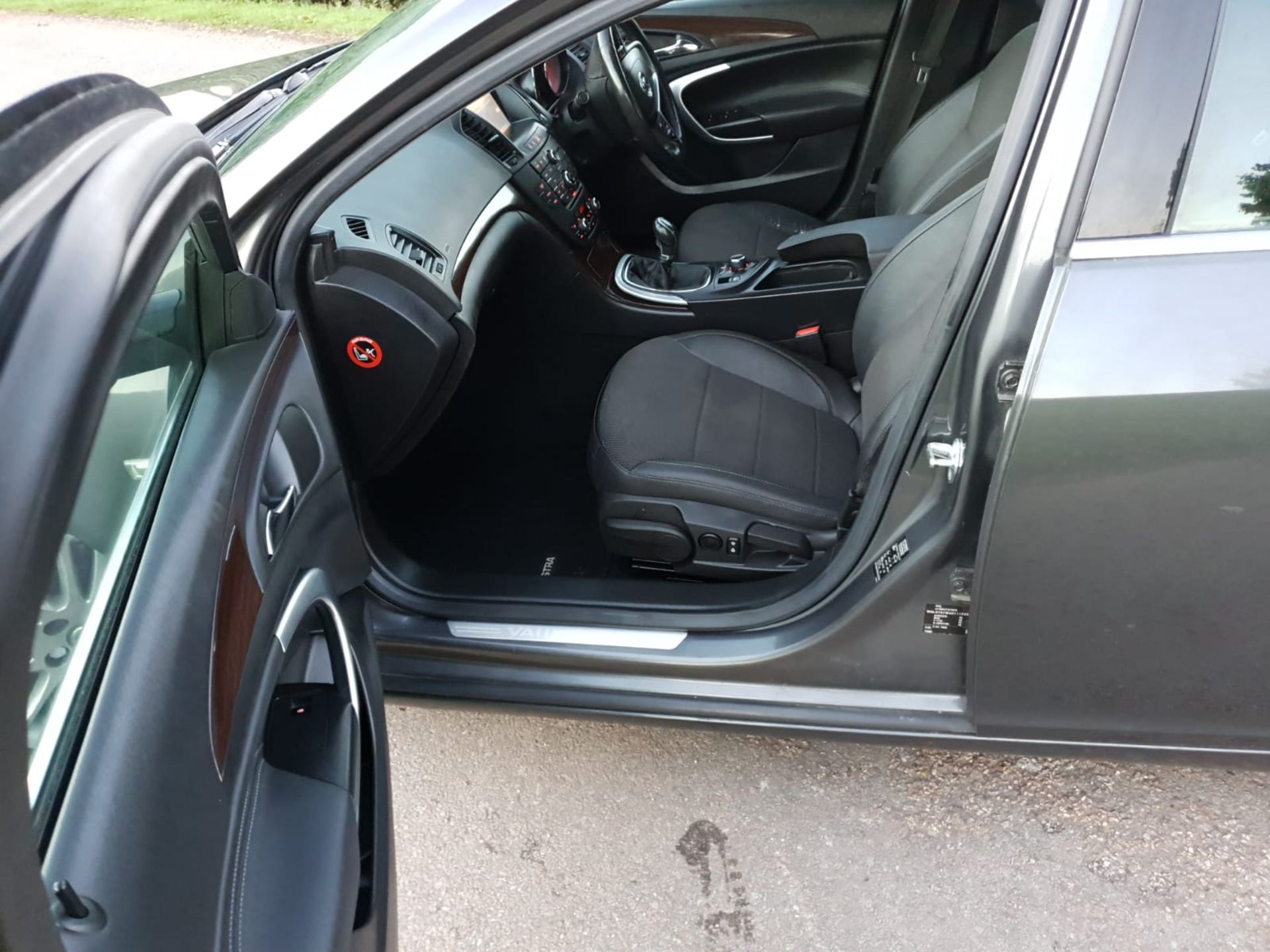 2009/09 REG VAUXHALL INSIGNIA SE NAV 160 CDTI 2.0 DIESEL 5DR HATCHBACK, SHOWING 2 FORMER KEEPERS - Image 13 of 22