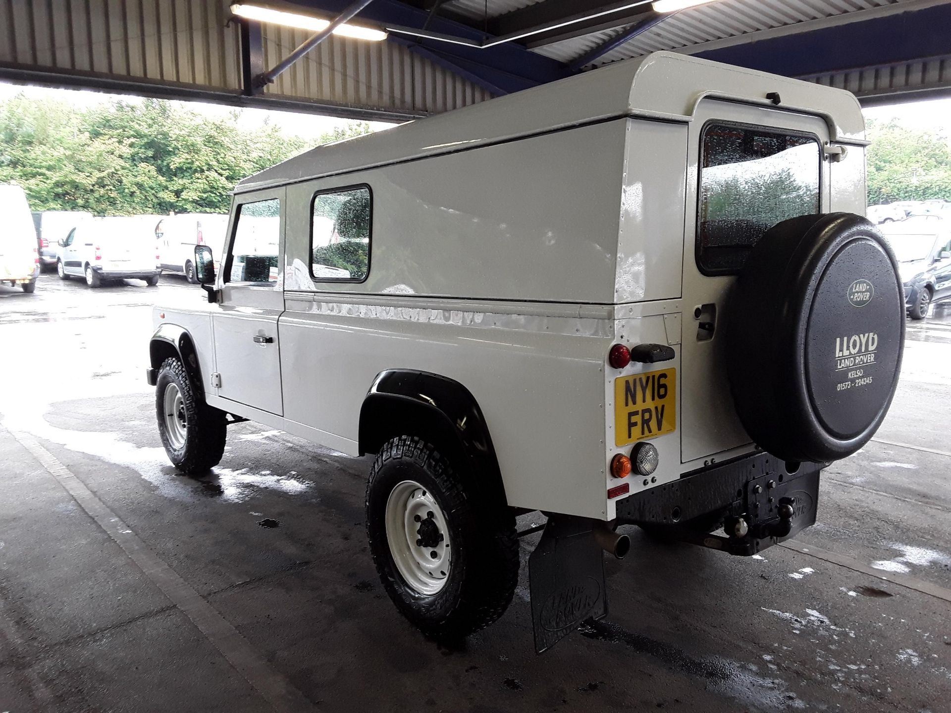 2016/16 REG LAND ROVER DEFENDER 110 HARD TOP TURBO DIESEL 2.2 WHITE LIGHT 4X4 UTILITY *PLUS VAT* - Image 3 of 8