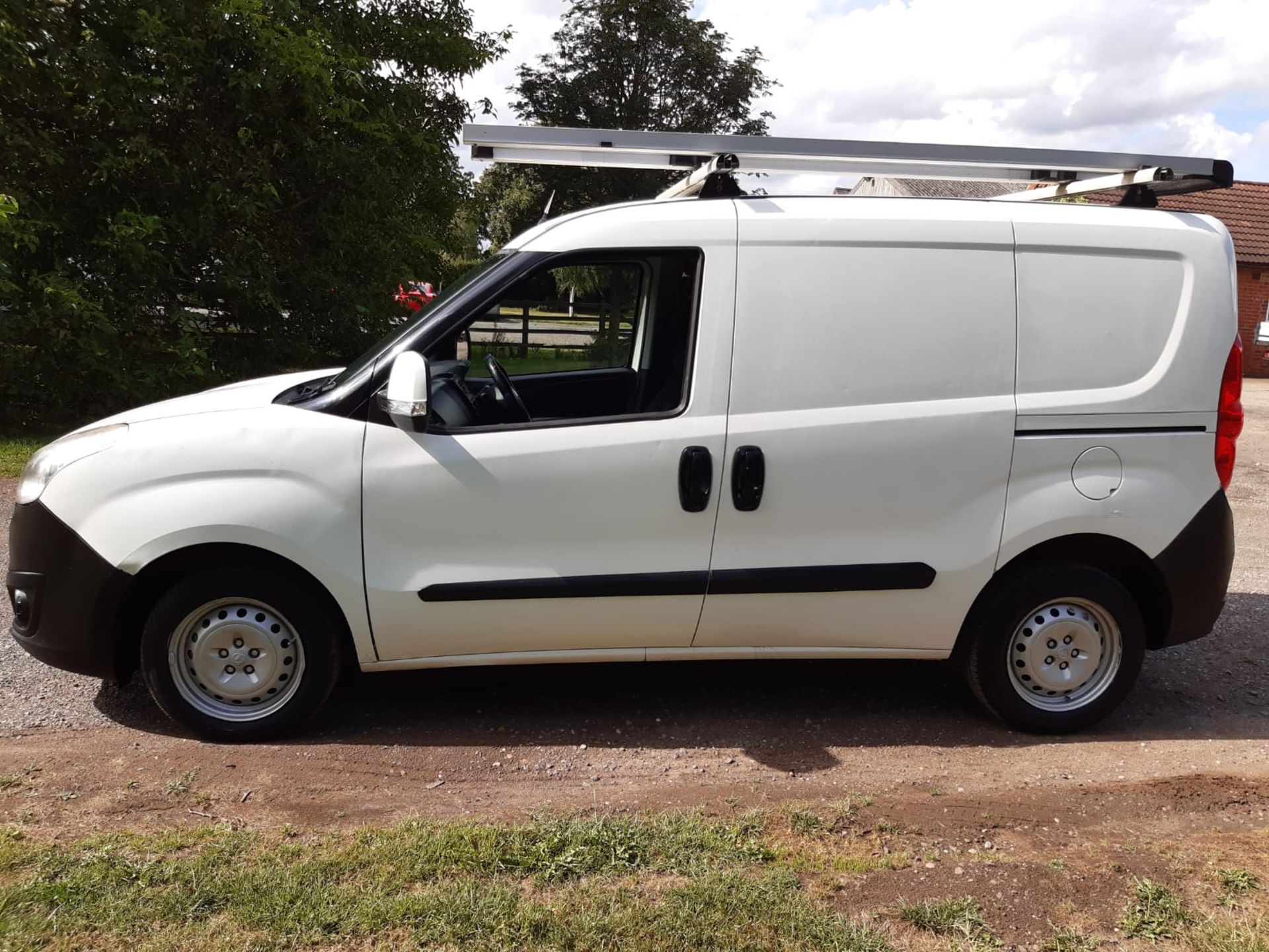 2013/13 REG VAUXHALL COMBO 2000 L1H1 CDTI SS ECOFLEX 1.25 DIESEL WHITE PANEL VAN *NO VAT* - Image 4 of 8