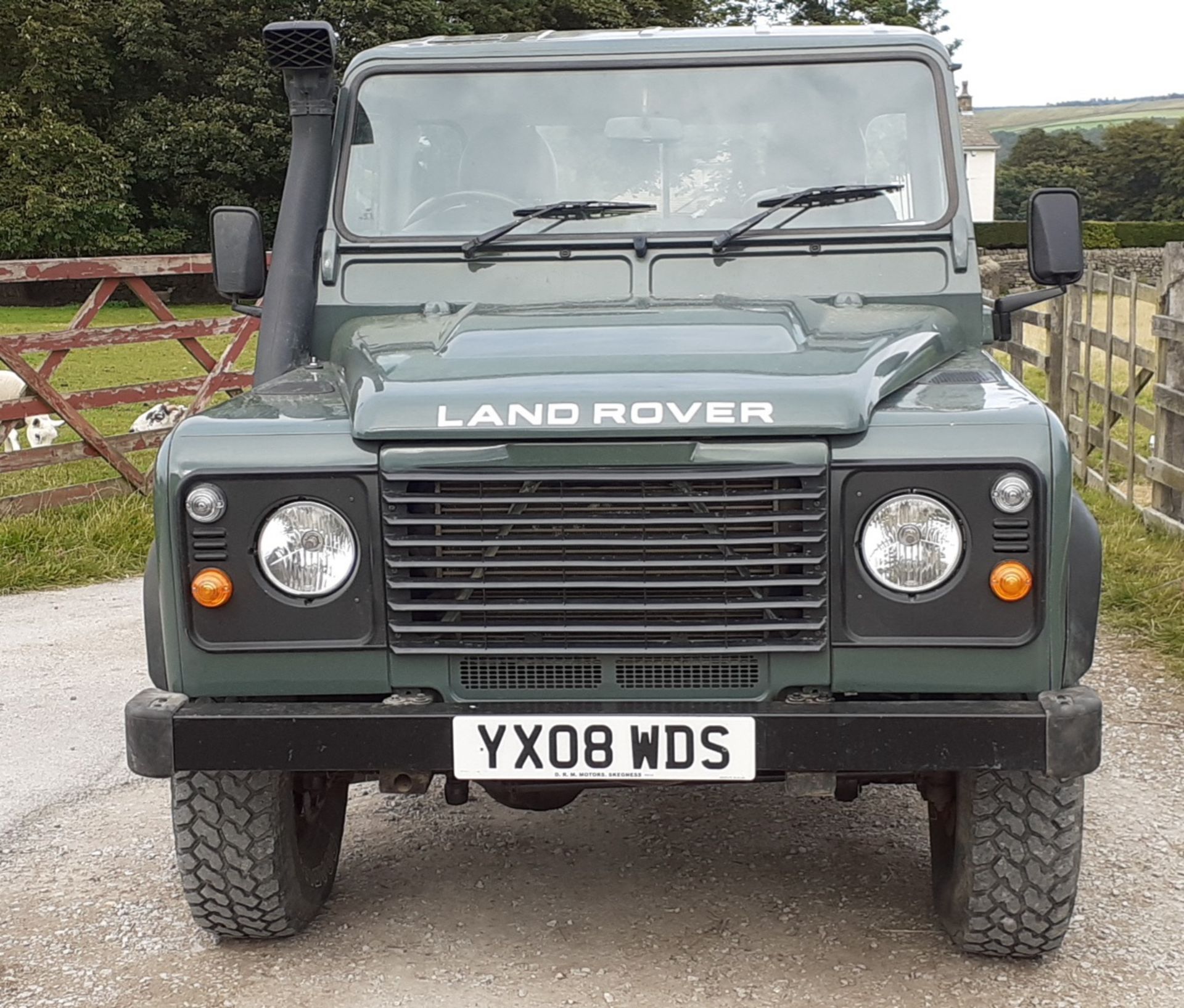 2008/08 REG LAND ROVER DEFENDER 110 SINGLE CAB LWB PICK-UP 2.4 DIESEL, SHOWING 2 FORMER KEEPERS - Image 4 of 11