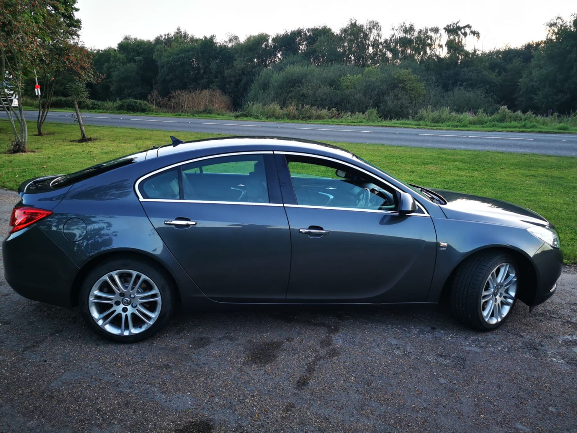 2009/09 REG VAUXHALL INSIGNIA SE NAV 160 CDTI 2.0 DIESEL 5DR HATCHBACK, SHOWING 2 FORMER KEEPERS - Image 8 of 22