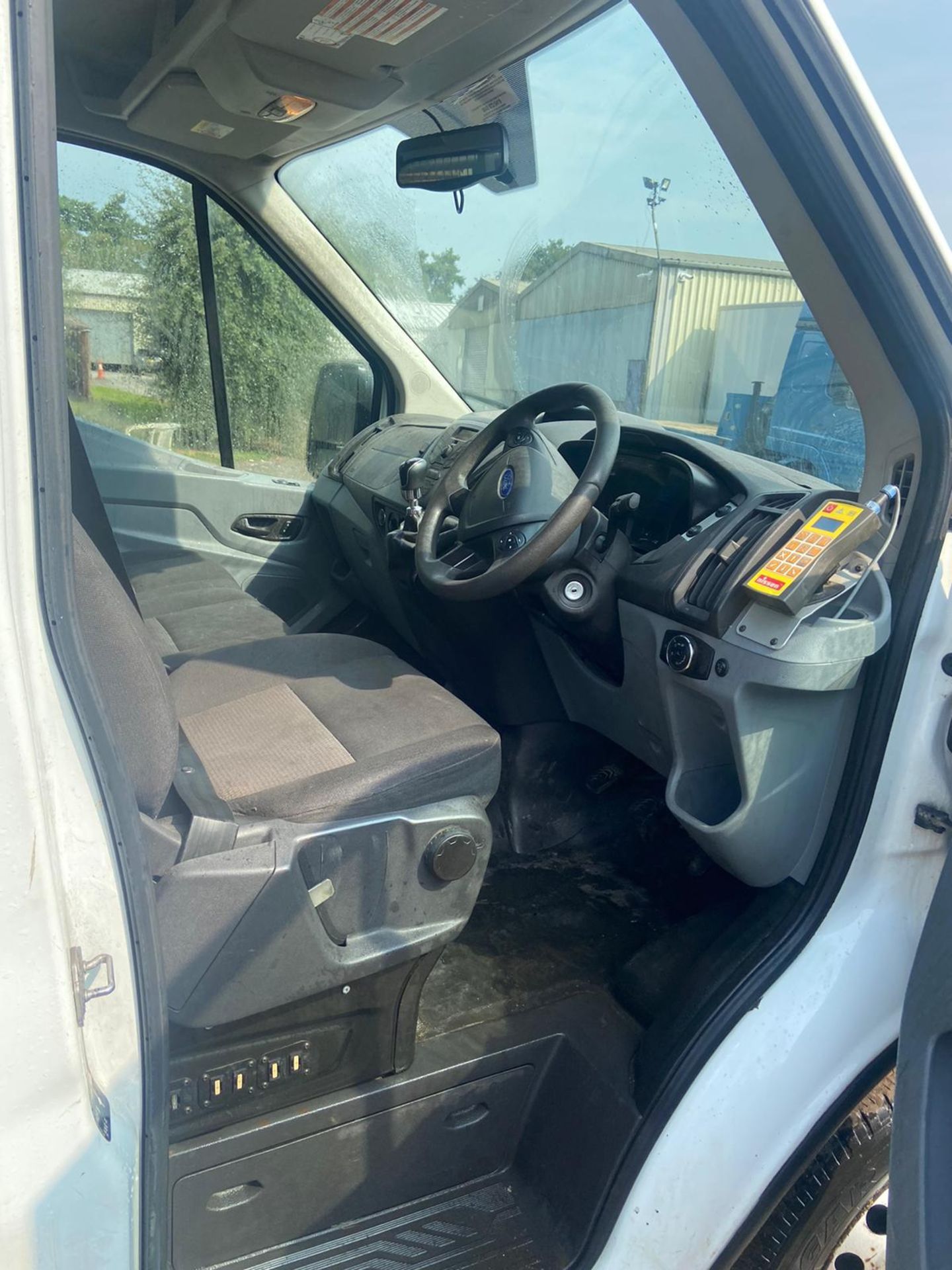 2015/15 REG FORD TRANSIT 350 WHITE DROPSIDE LORRY 2.2 DIESEL, SHOWING 0 FORMER KEEPERS *PLUS VAT* - Image 10 of 10