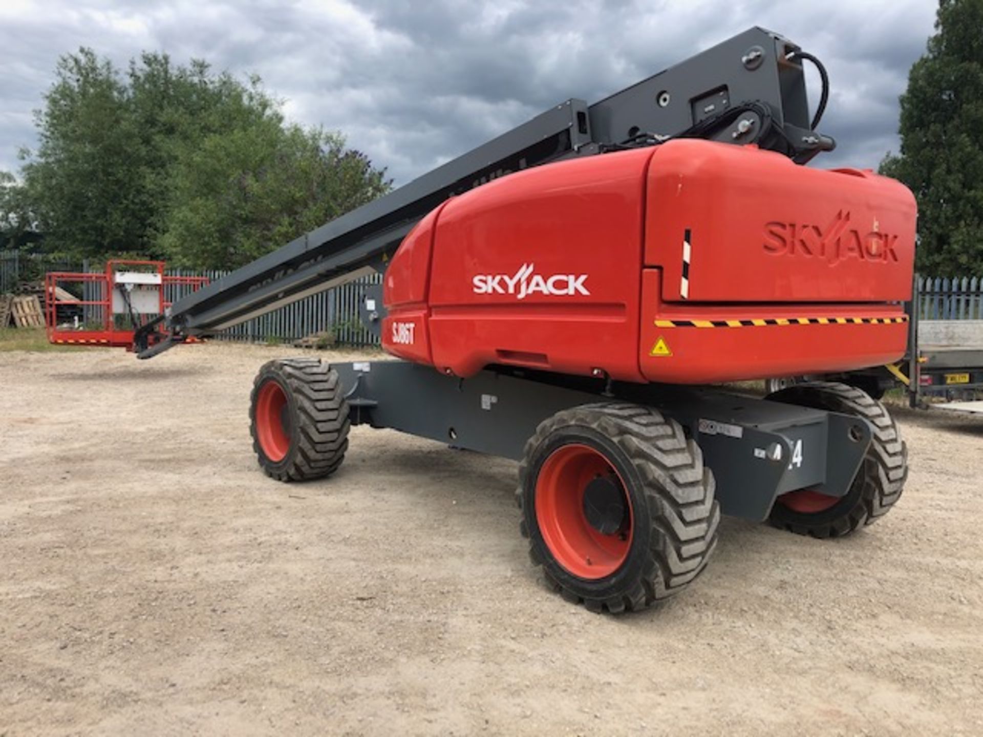 CHERRY PICKER SJ86T ACCESS PLATFORM MEWP, ONLY 260 HOURS FROM NEW, BUILT IN 2018 BUT A 2019 MODEL - Image 4 of 8