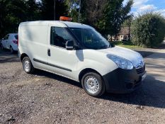 2014/14 REG VAUXHALL COMBO 2000 L1H1 CDTI 1.25 DIESEL WHITE PANEL VAN, SHOWING 0 FORMER KEEPERS