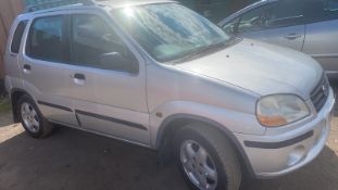 2001/Y REG SUZUKI IGNIS GL 1.3 PETROL SILVER 5 DOOR HATCHBACK, SHOWING 4 FORMER KEEPERS *NO VAT*