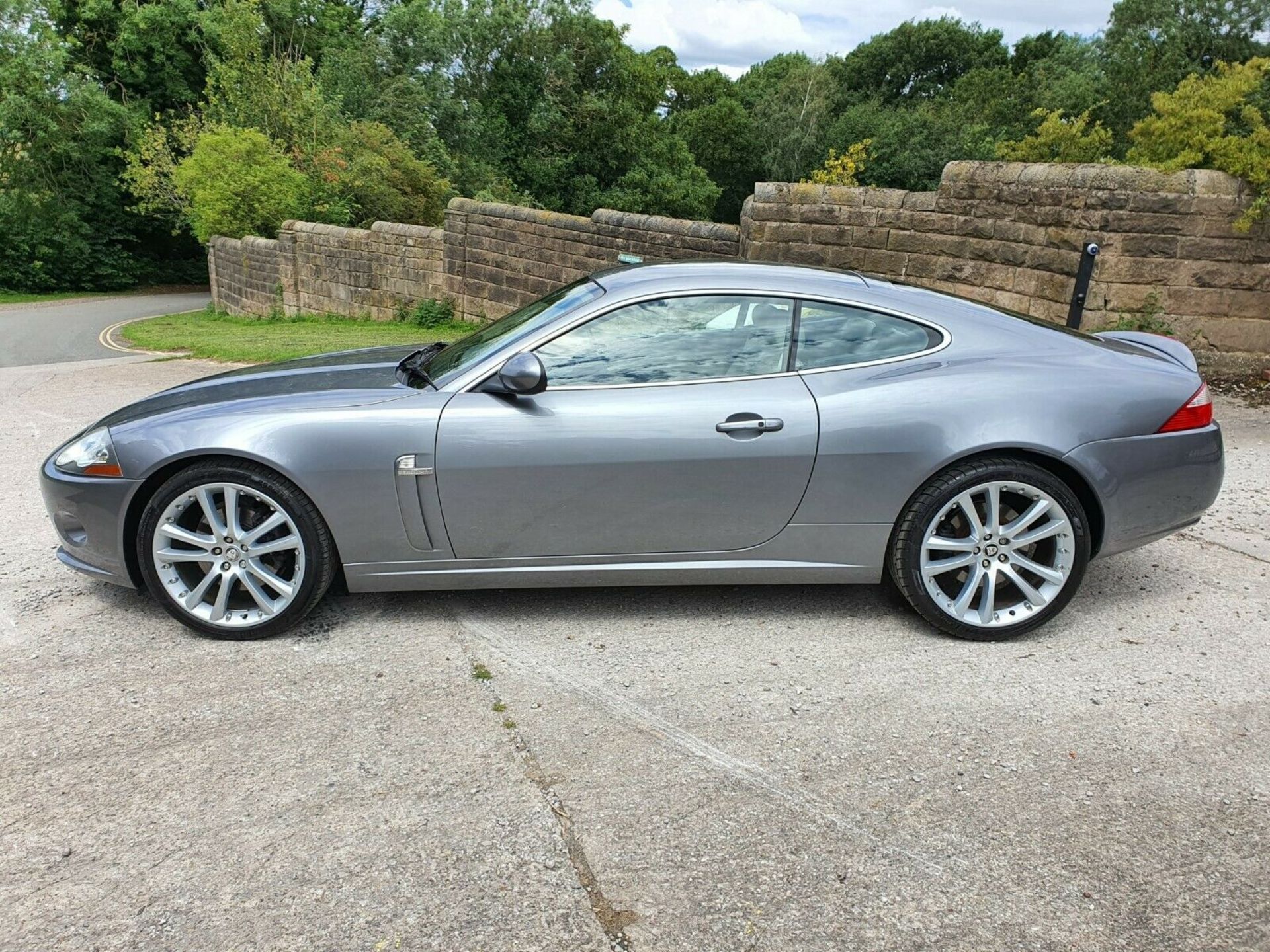 2007/56 REG JAGUAR XK AUTOMATIC 4.2 PETROL GREY 5 DOOR AUTOMATIC 6 SPEED *NO VAT* - Image 4 of 12