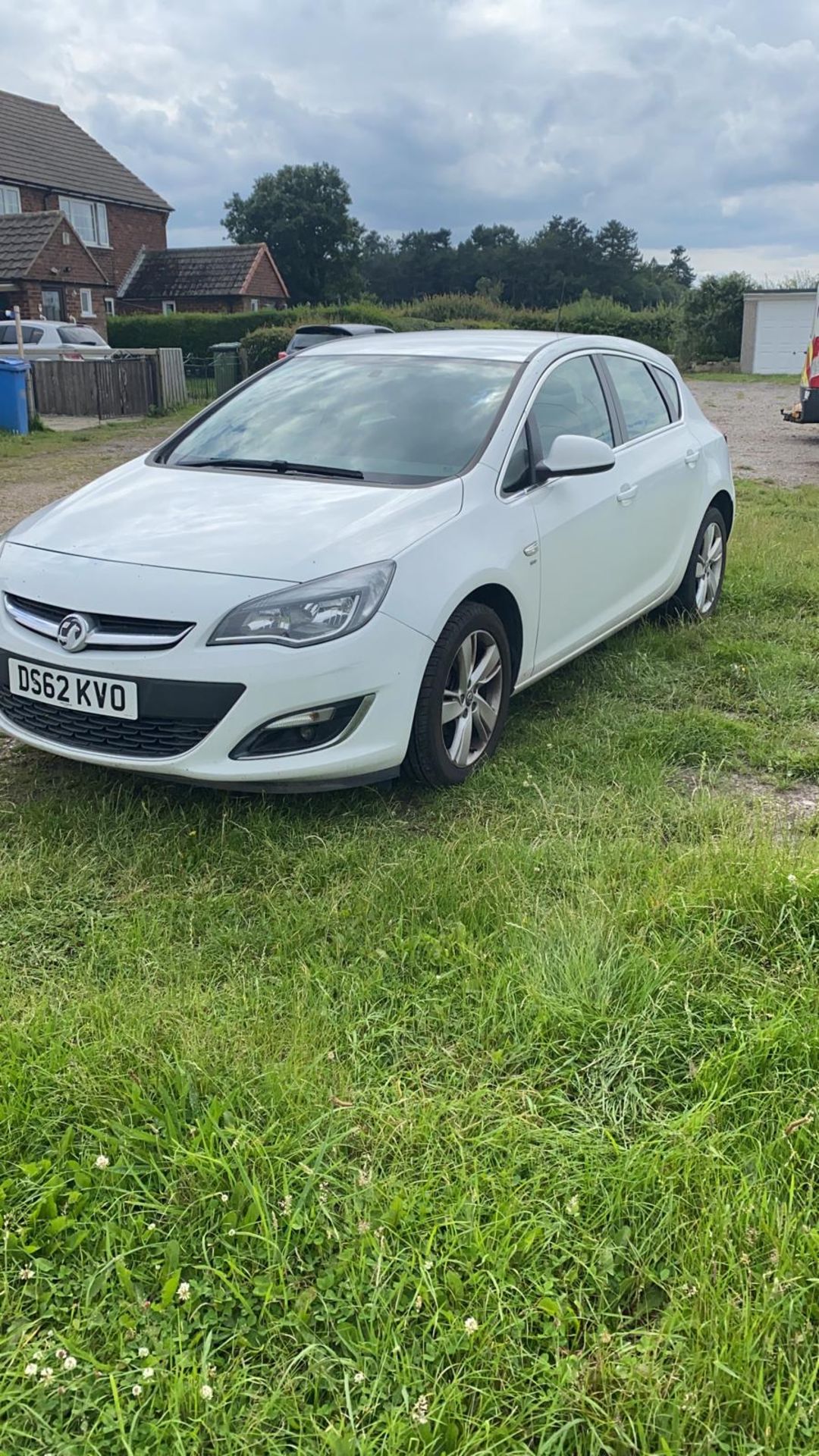 2013/62 REG VAUXHALL ASTRA SRI 1.4 PETROL WHITE 5DR HATCHBACK, SHOWING 1 FORMER KEEPER *NO VAT* - Image 3 of 10