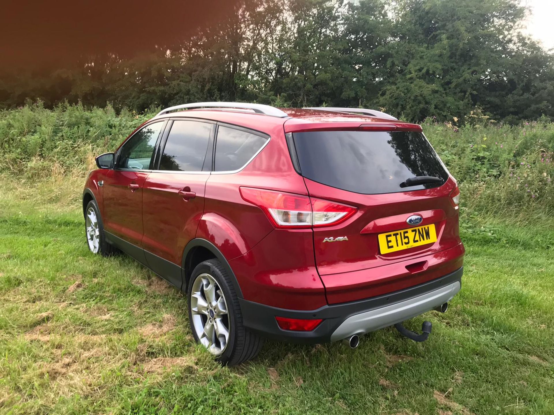 2015/15 REG FORD KUGA TITANIUM TDCI 2.0 DIESEL RED 5 DOOR, SHOWING 3 FORMER KEEPERS *NO VAT* - Image 3 of 6