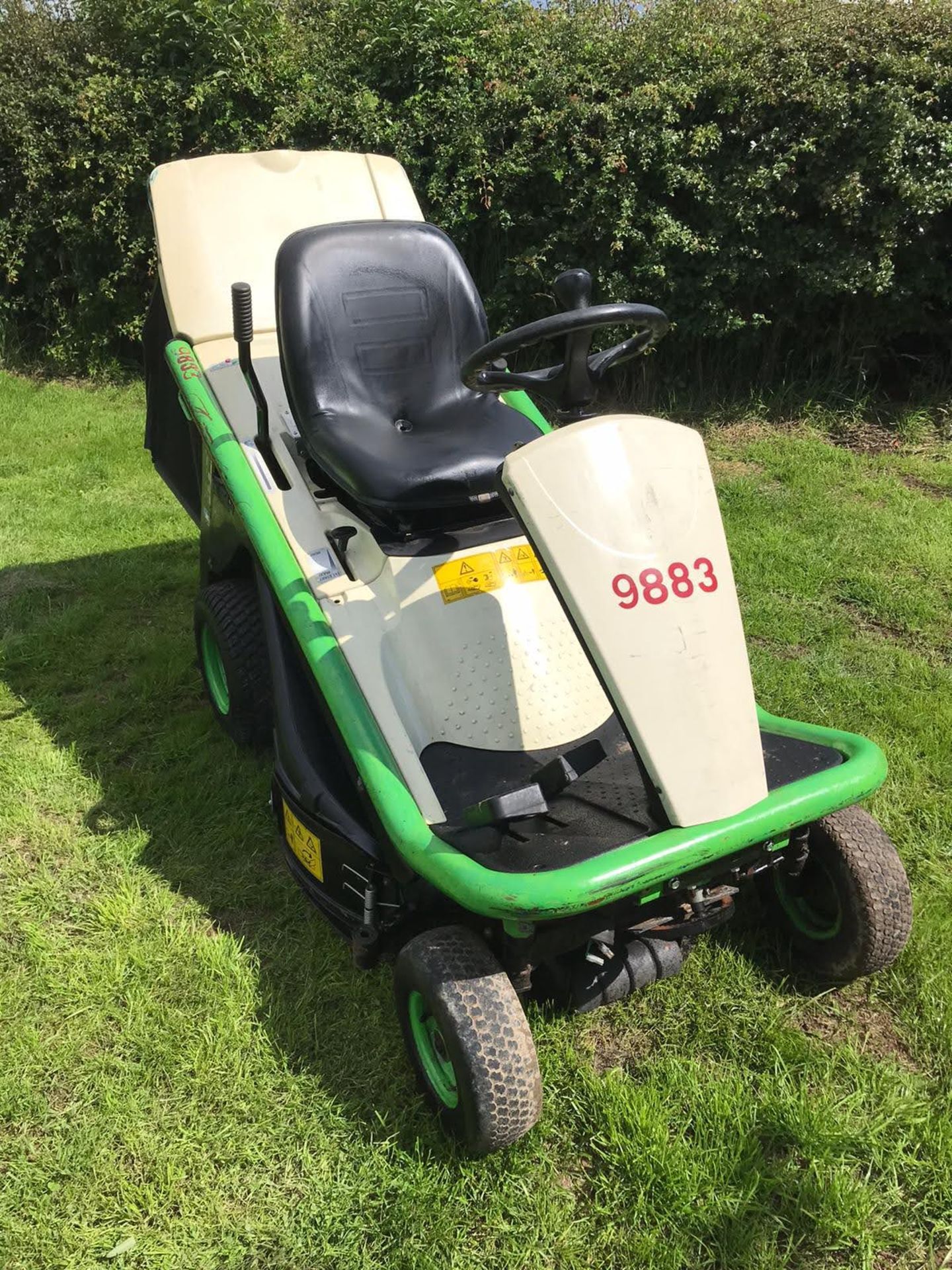 2014 ETESIA HYDRO 80 RIDE ON LAWN MOWER C/W REAR GRASS COLLECTOR, RUNS, DRIVES AND CUTS *PLUS VAT*