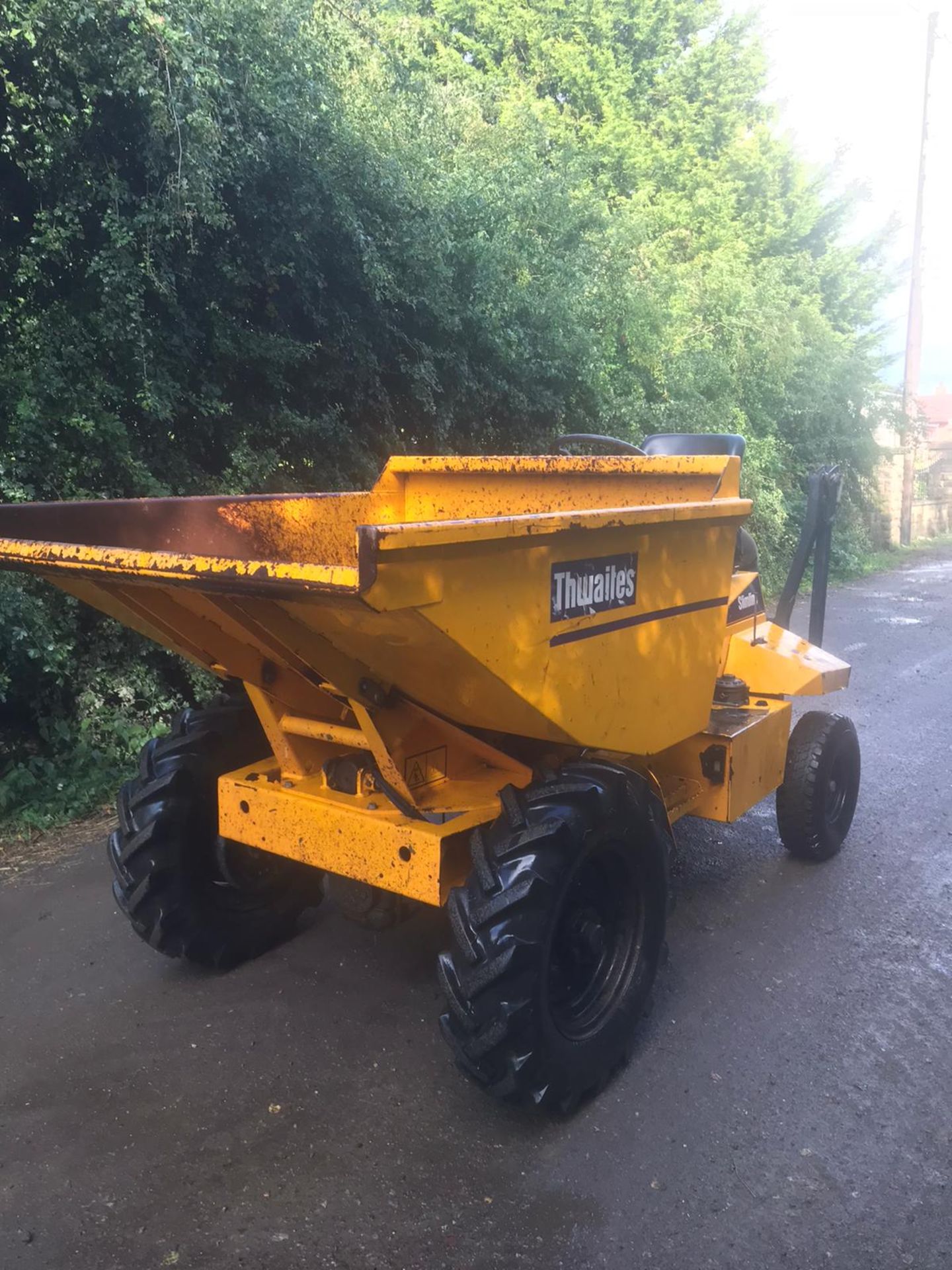 2002 THWAITES SLIMLINE STRAIGHT TIP DUMPER, RUNS, WORKS & TIPS, ALL WORKS, CLEAN MACHINE, 550 HOURS - Image 2 of 6