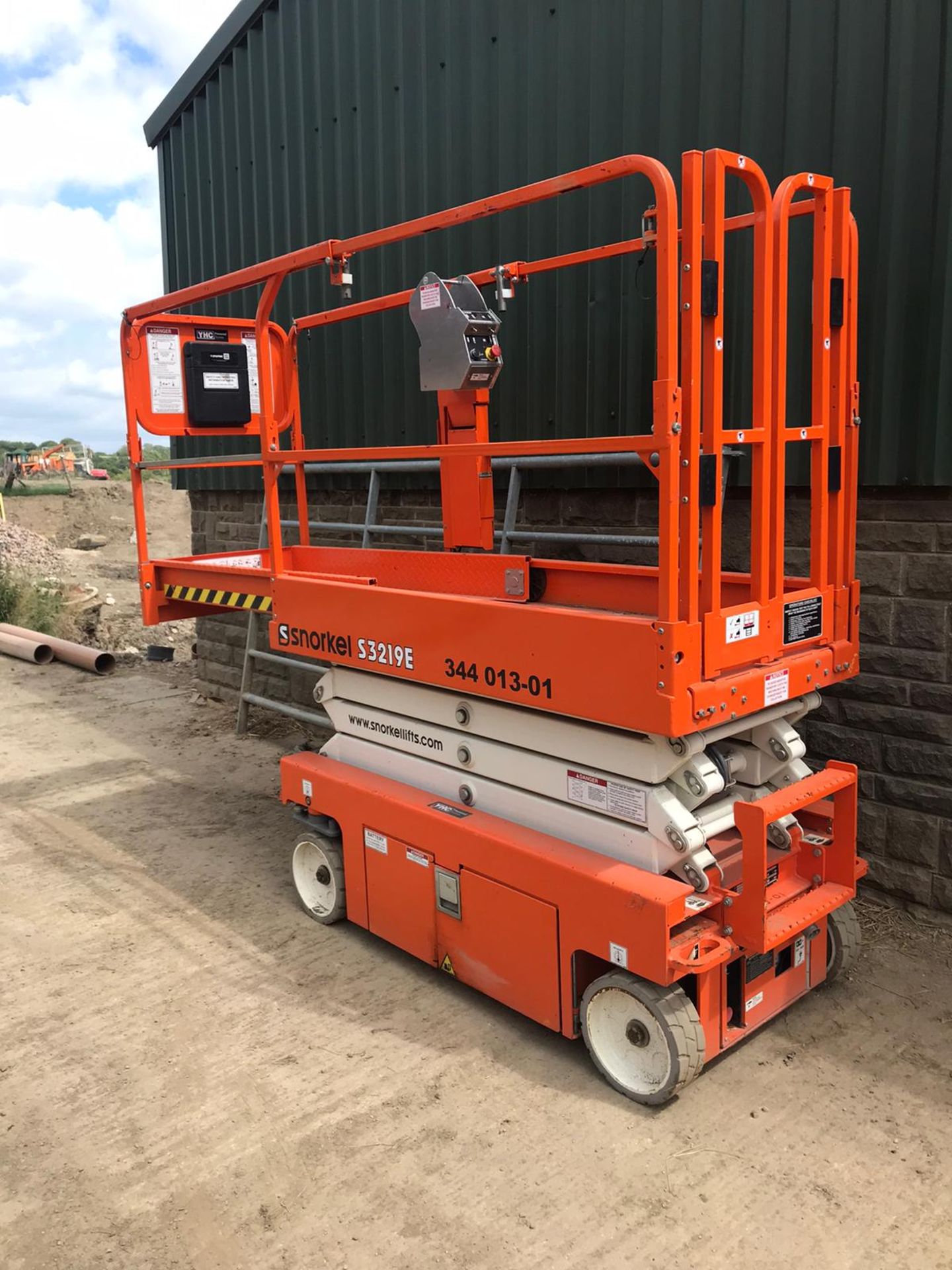 2018 SNORKEL S3219E SCISSOR LIFT, RUNS, DRIVES AND LIFTS *PLUS VAT* - Image 3 of 6