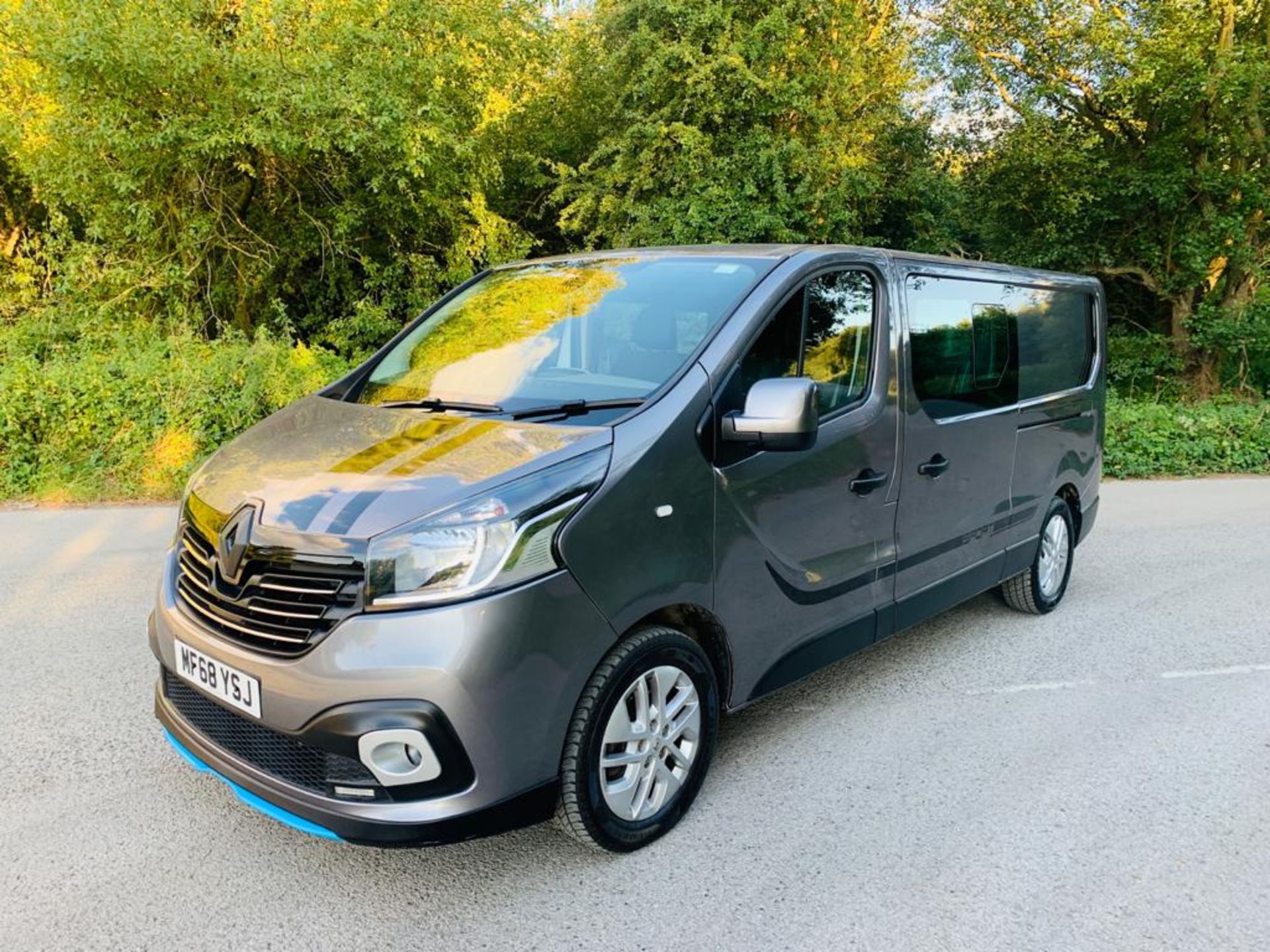 2018/68 REG RENAULT TRAFIC LL29 SPORT NAV ENERGY DCI CREW CAB VAN 6 SEATS 1.6 DIESEL 125HP *NO VAT* - Image 2 of 27