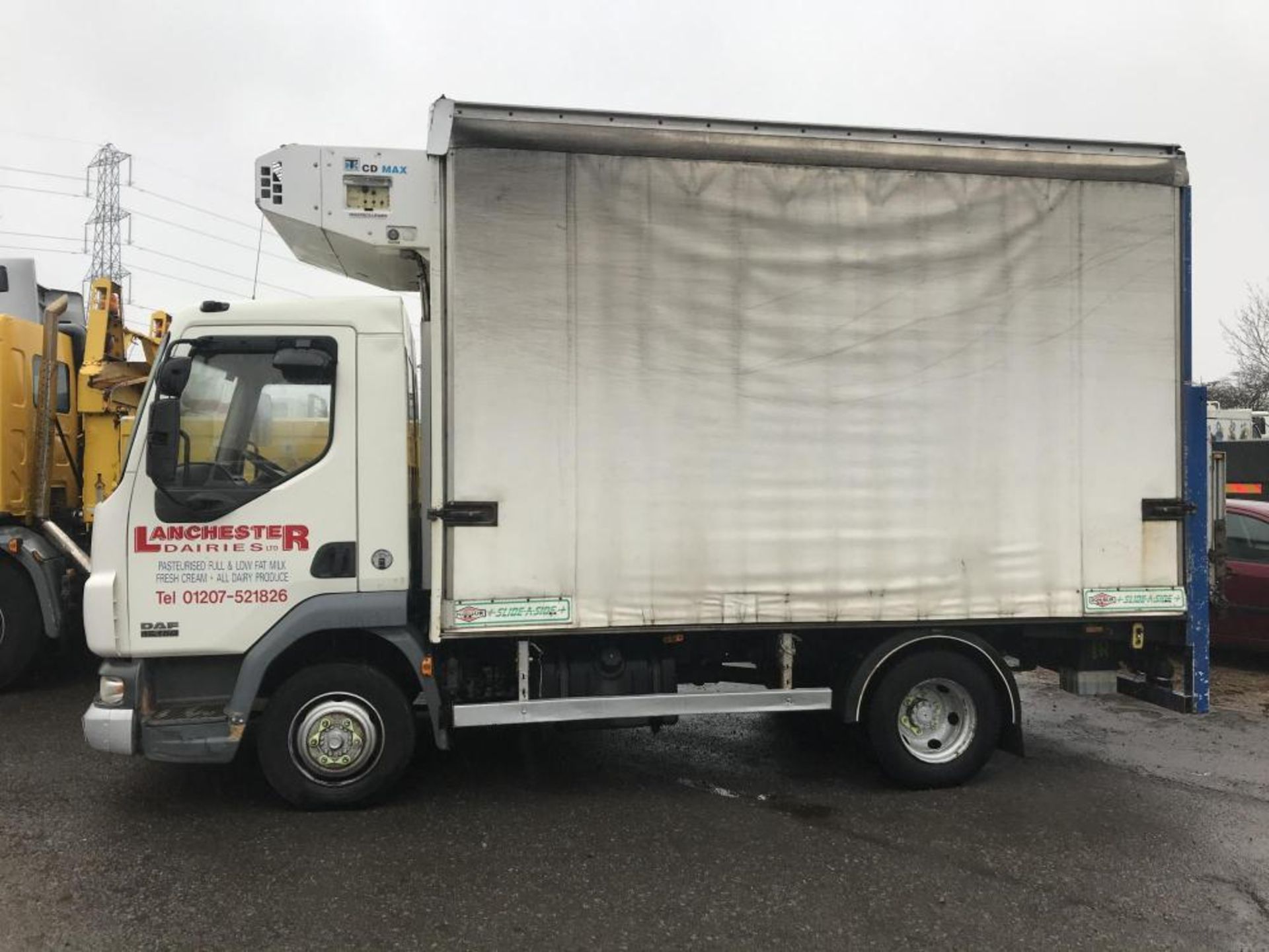 2002/52 REG DAF LF 45.150 7.5 TON REFRIGERATED CURTAIN SIDED BOX LORRY C/W TAIL LIFT *PLUS VAT* - Image 2 of 10