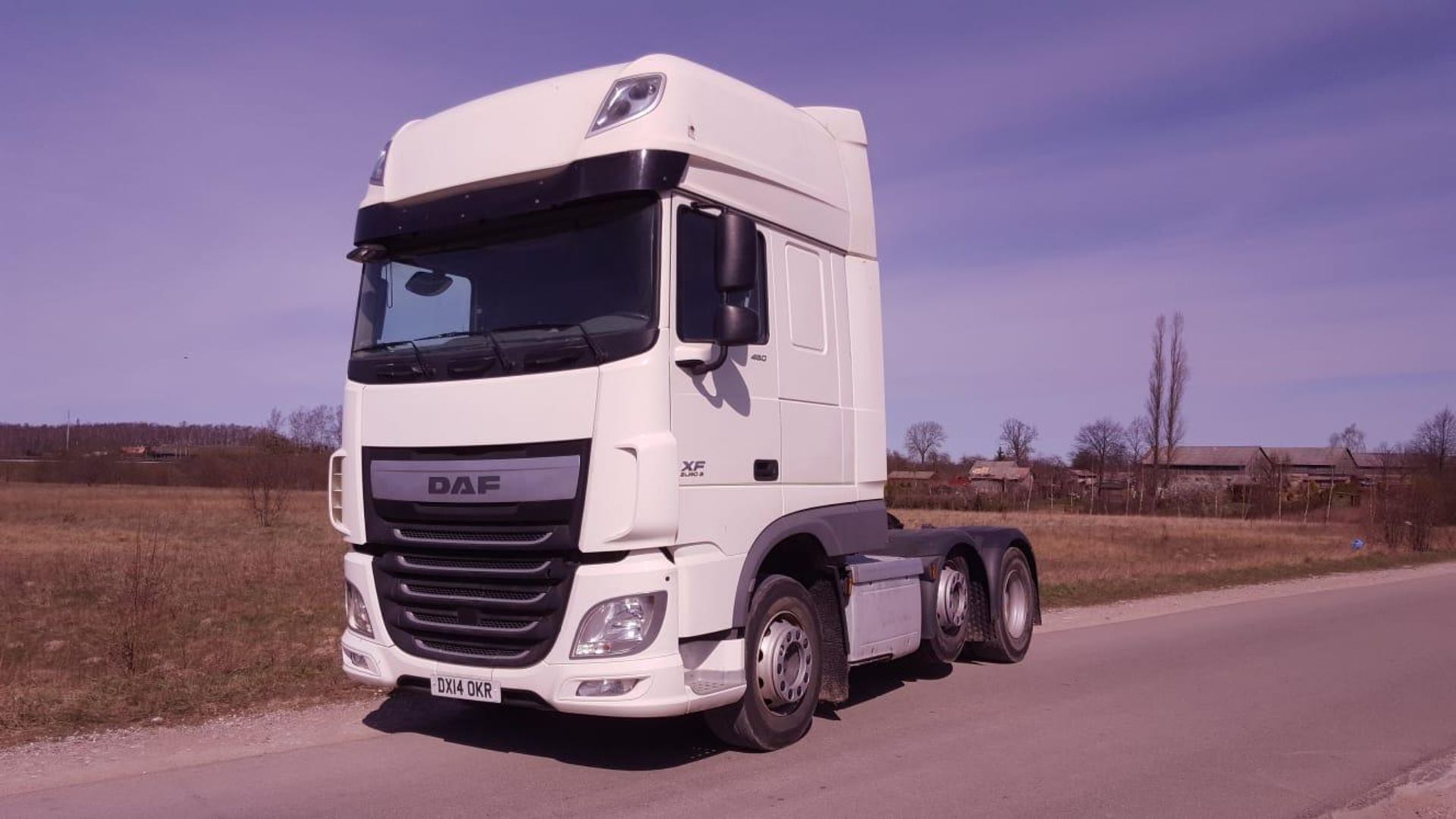 2014/14 REG DAF TRUCKS XF 440 FTG LHD WHITE DIESEL TRACTOR UNIT, SHOWING 0 FORMER KEEPERS *NO VAT* - Image 2 of 8