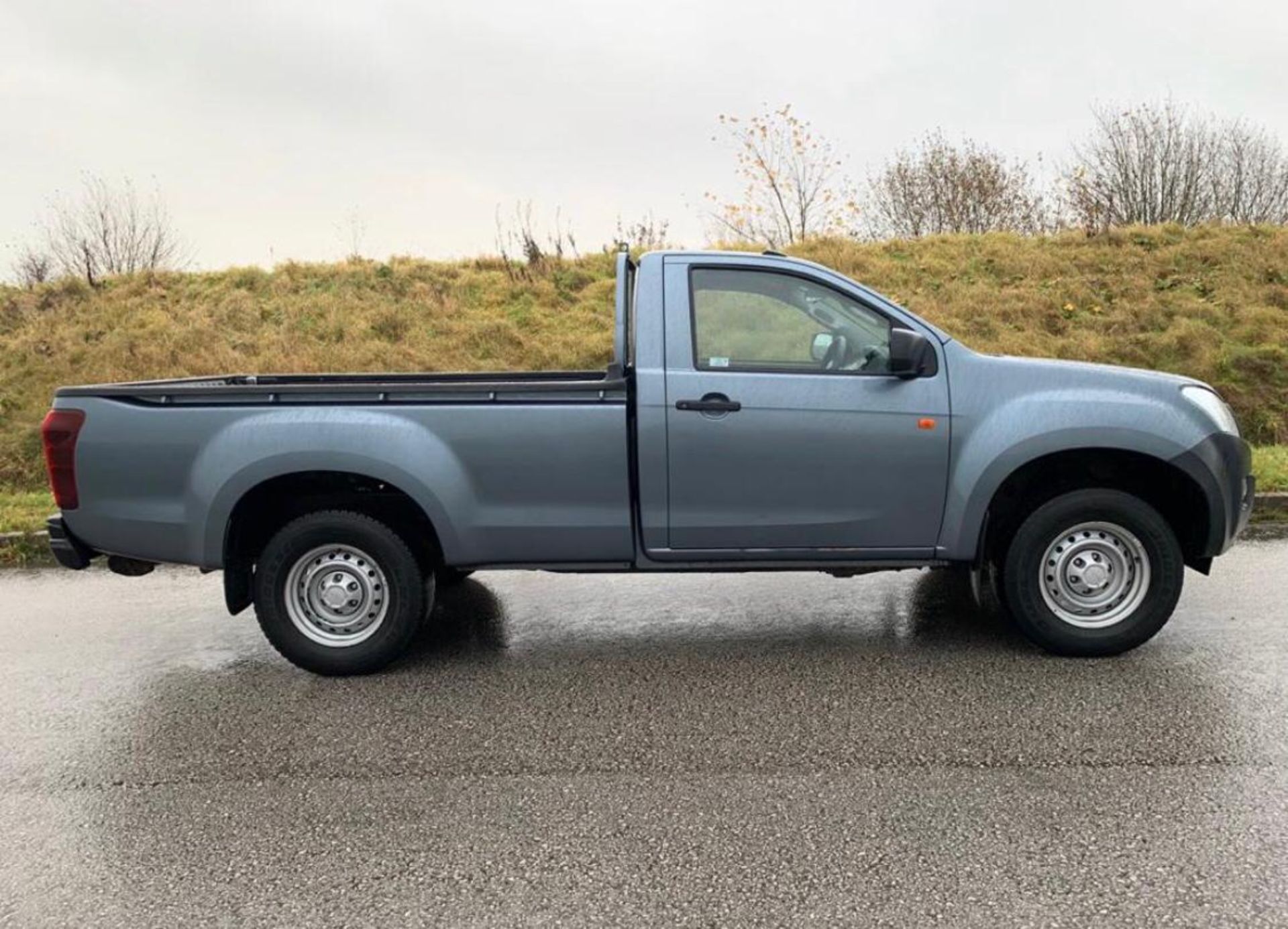 2015/15 REG ISUZU D-MAX S/C TWIN TURBO 4X4 TD 2.5 DIESEL PICK-UP, SHOWING 0 FORMER KEEPERS *NO VAT* - Image 6 of 10