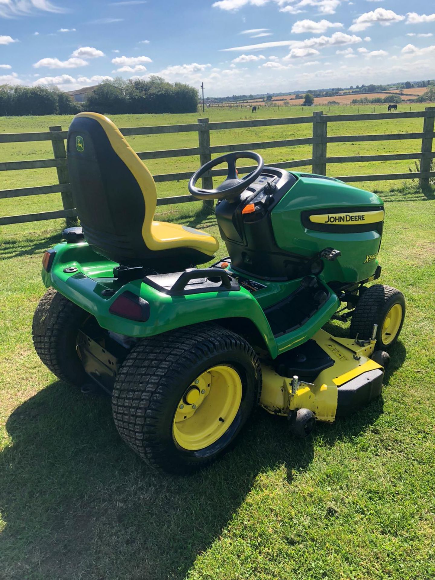 JOHN DEERE X540 DIESEL MULCHER LAWN MOWER, RUNS, DRIVES, CUTS, EX DEMO CONDITION, 315 HOURS *NO VAT* - Image 5 of 5