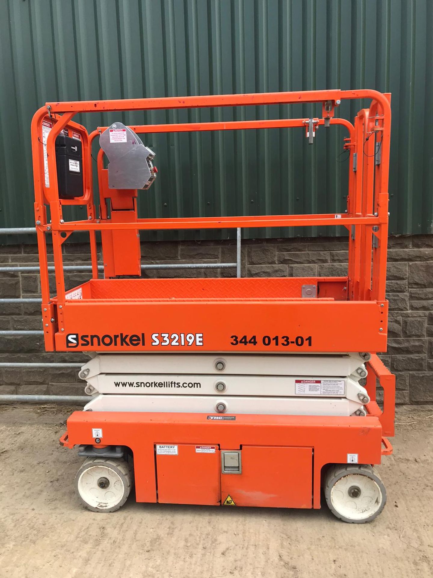 2018 SNORKEL S3219E SCISSOR LIFT, RUNS, DRIVES AND LIFTS *PLUS VAT*