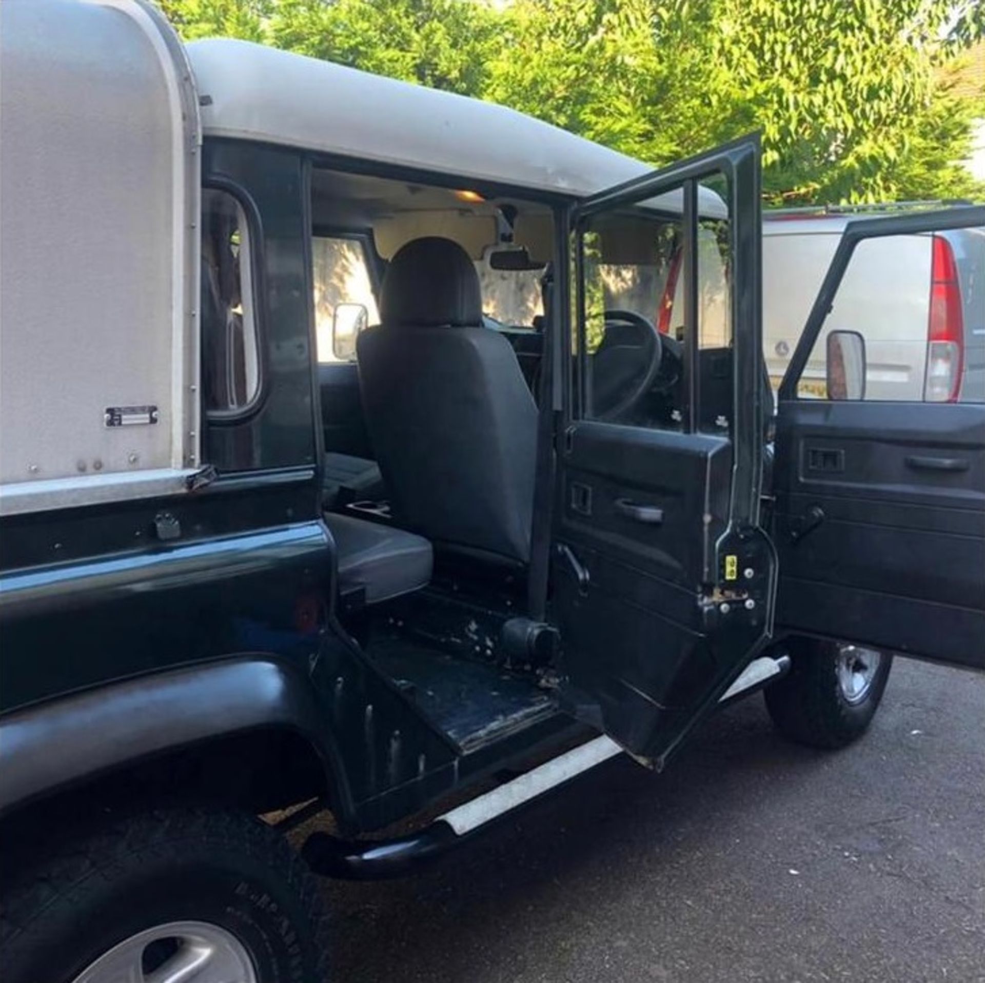 2009/09 REG LAND ROVER DEFENDER 110 TD COUNTY DCB 2.4 DIESEL PICK-UP 120HP, SHOWING 1 FORMER KEEPER - Image 7 of 7