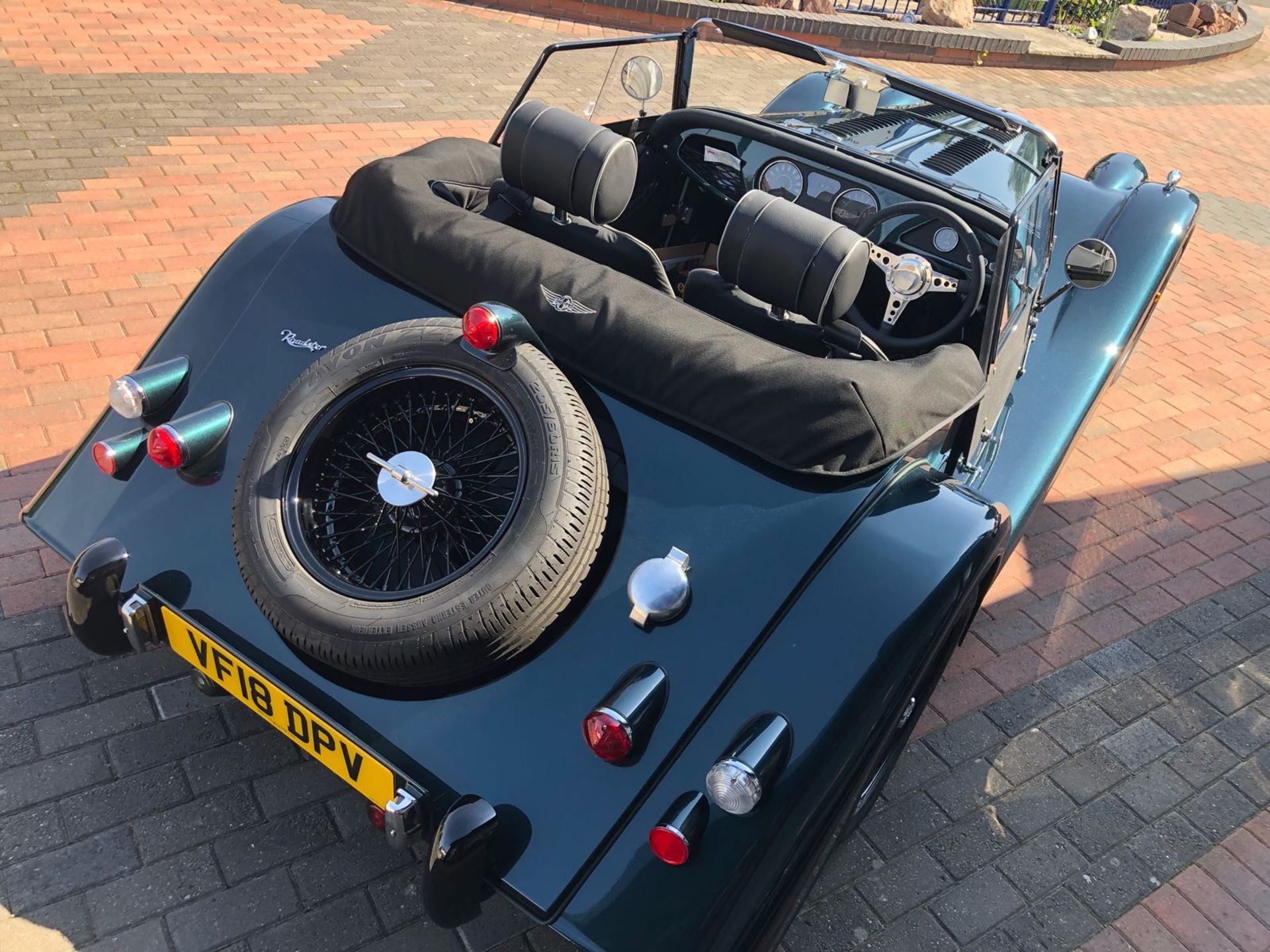 2018/18 REG MORGAN ROADSTER 3.7 PETROL GREEN CONVERTIBLE, SHOWING 0 FORMER KEEPERS *NO VAT* - Image 3 of 4