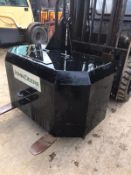 JOHN DEERE EMPTY COUNTER WEIGHT, SUITABLE FOR 3 POINT LINKAGE *PLUS VAT*