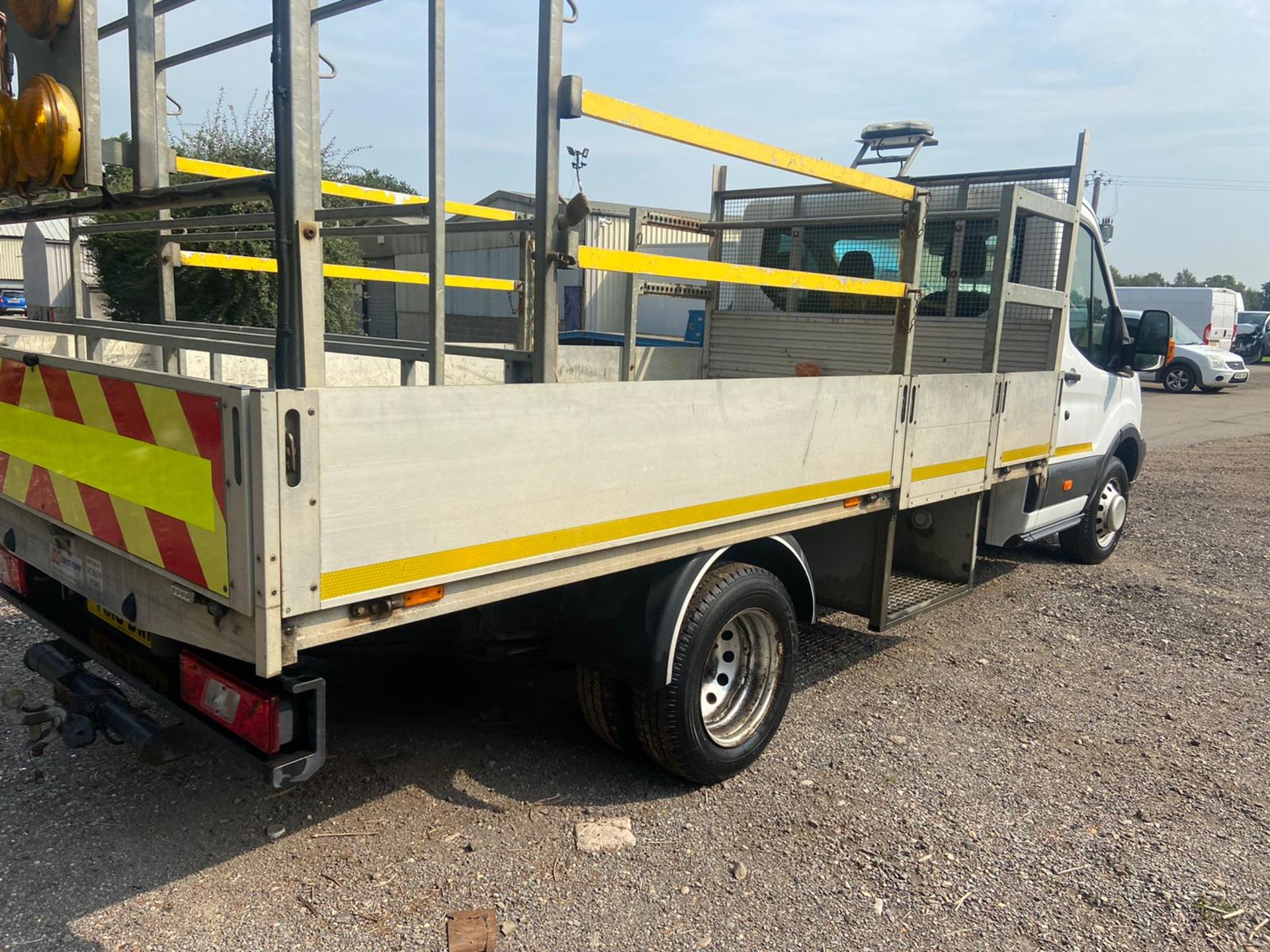 2015/15 REG FORD TRANSIT 350 WHITE DROPSIDE LORRY 2.2 DIESEL, SHOWING 0 FORMER KEEPERS *PLUS VAT* - Image 8 of 10