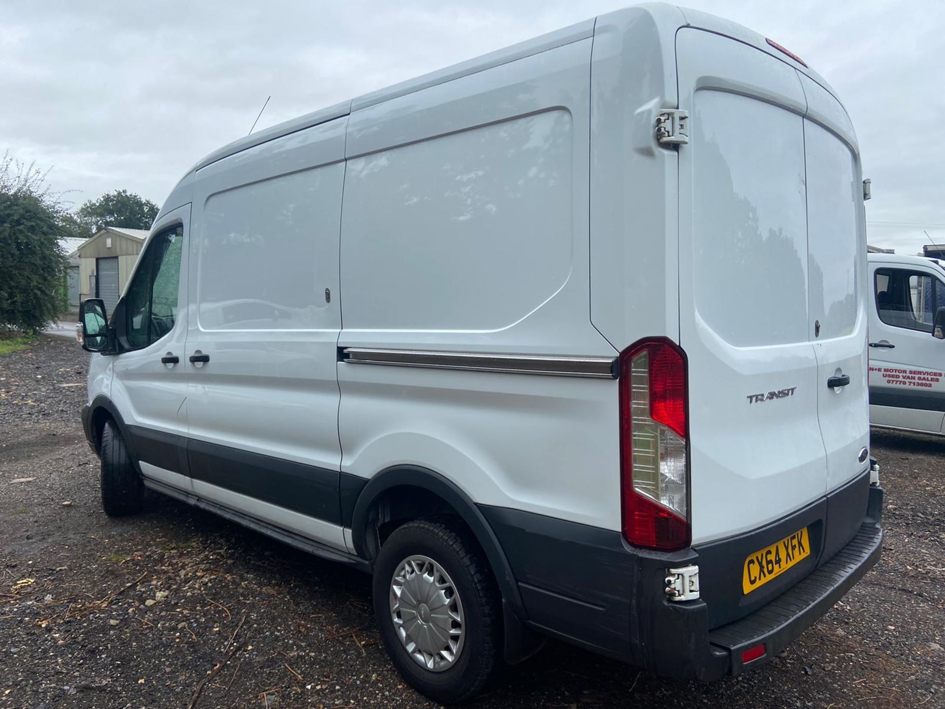 2014/64 REG FORD TRANSIT 330 ECONETIC 2.2 DIESEL WHITE PANEL VAN, SHOWING 0 FORMER KEEPERS *PLUS VAT - Image 4 of 8