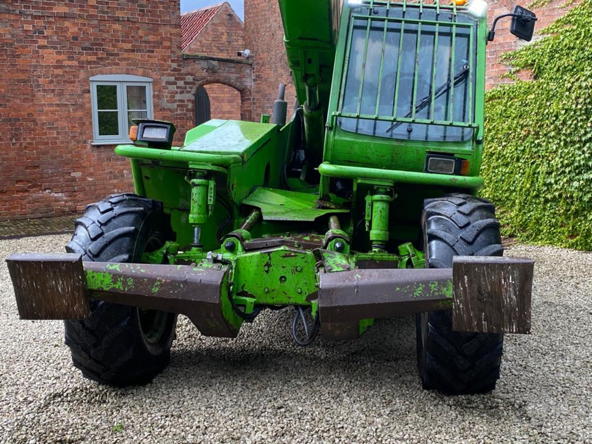 MERLO P40.16 KS TELESCOPIC HANDLER, NO ATTACHMENTS INCLUDED, RUNS, WORKS AND LIFTS *PLUS VAT* - Image 9 of 23