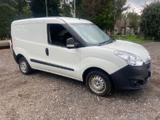 2017/17 REG VAUXHALL COMBO 2000 CDTI 1.25 DIESEL WHITE PANEL VAN, SHOWING 0 FORMER KEEPERS *PLUS VAT