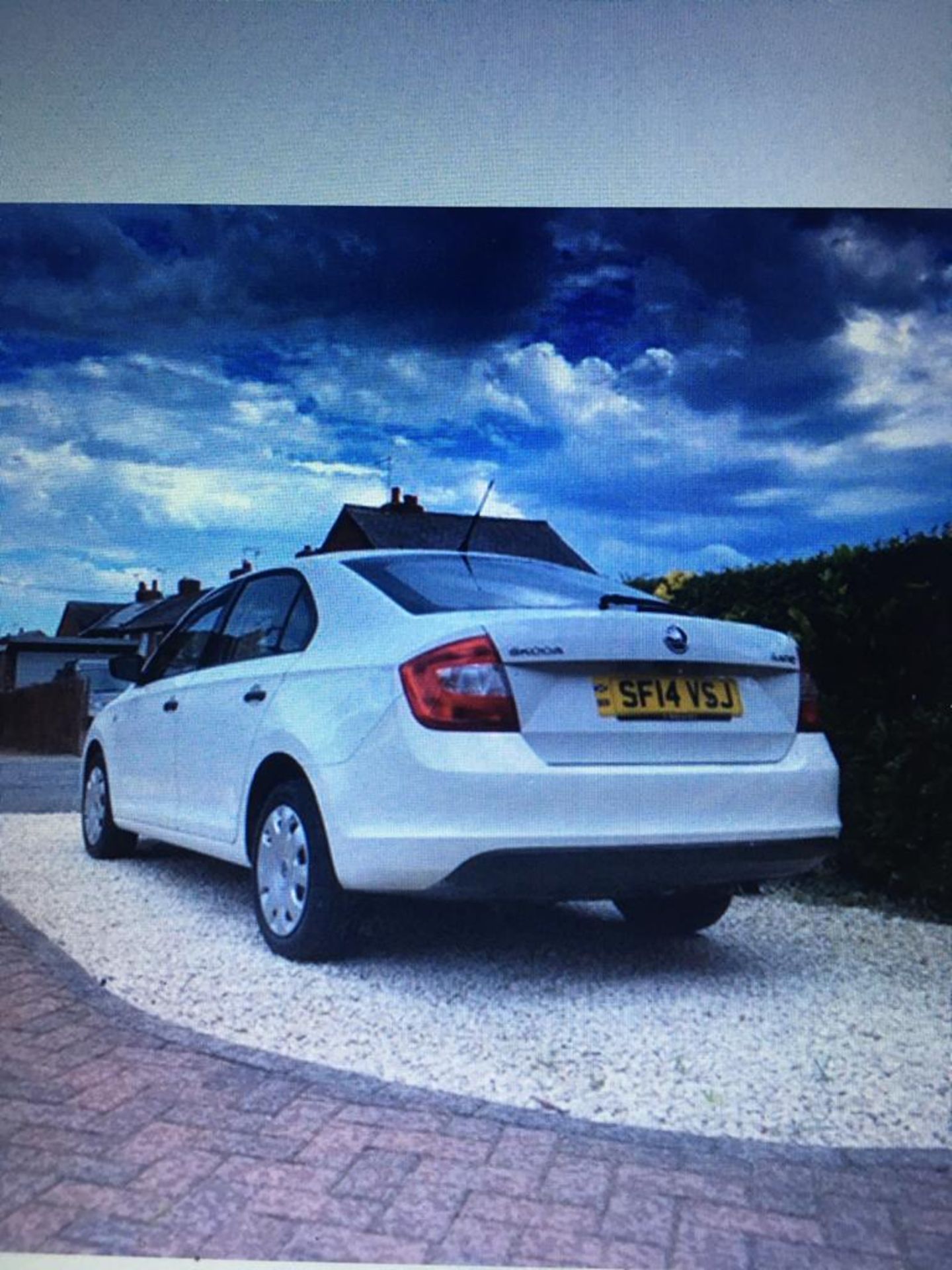 2014/14 REG SKODA RAPID E TDI CR 1.6 DIESEL WHITE 5 DOOR HATCHBACK, SHOWING 3 FORMER KEEPERS *NO VAT - Image 2 of 10