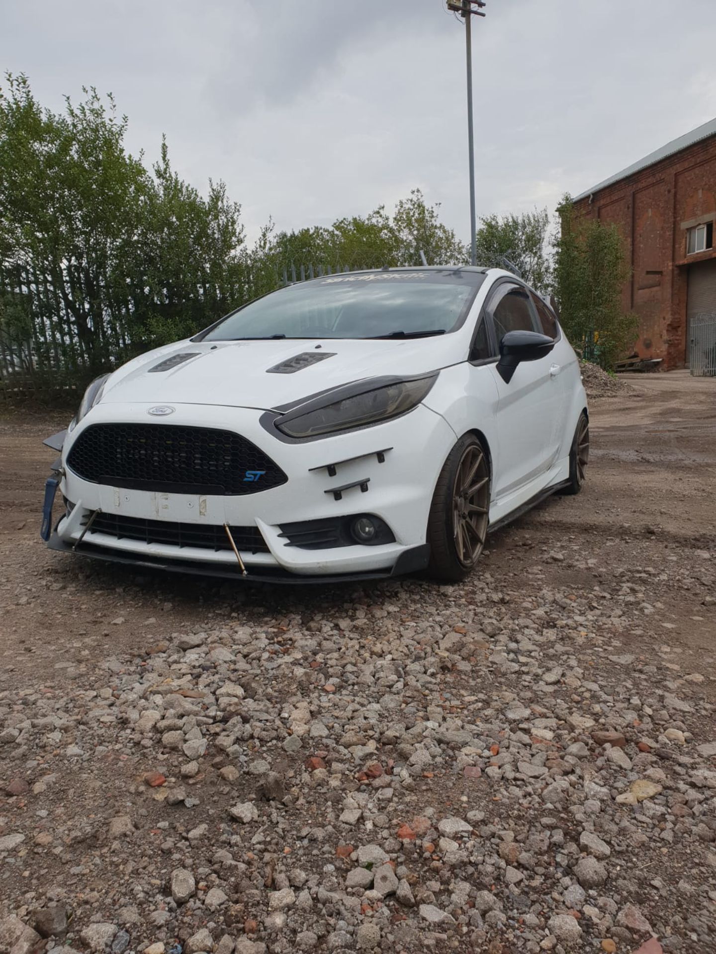 2015/65 REG FORD FIESTA ST-3 TURBO 1.6 PETROL WHITE 3 DOOR HATCHBACK, SHOWING 2 FORMER KEEPERS - Image 4 of 30