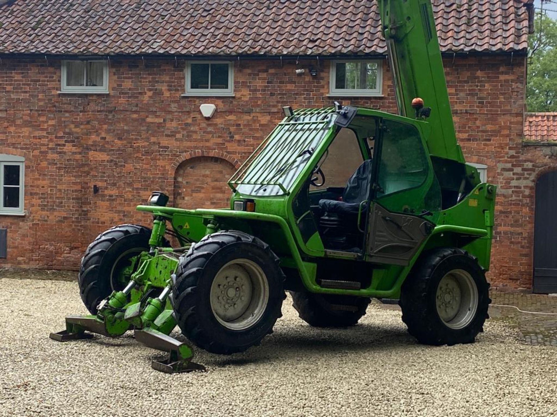 MERLO P40.16 KS TELESCOPIC HANDLER, NO ATTACHMENTS INCLUDED, RUNS, WORKS AND LIFTS *PLUS VAT* - Image 4 of 23