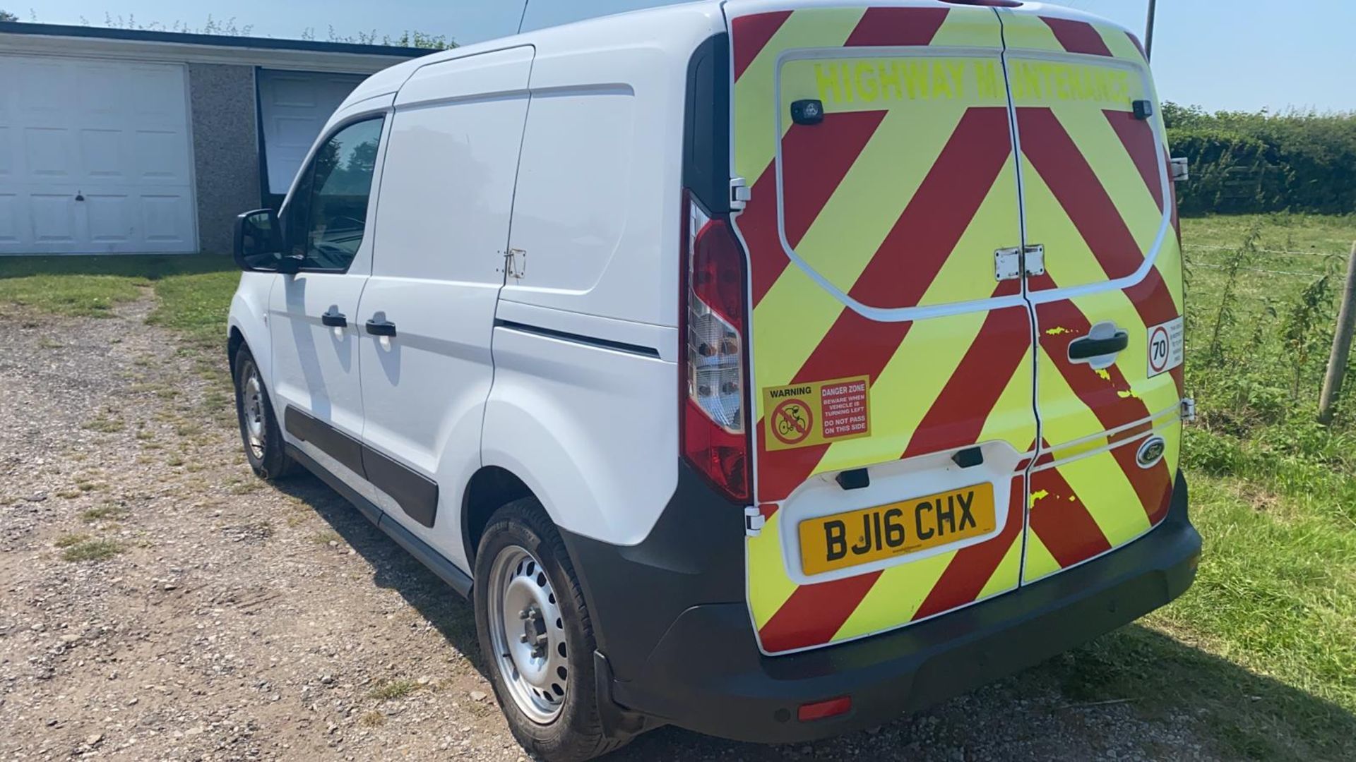 2016/16 REG FORD TRANSIT CONNECT 200 ECONETIC 1.5 DIESEL VAN, SHOWING 0 FORMER KEEPERS *NO VAT* - Image 5 of 21
