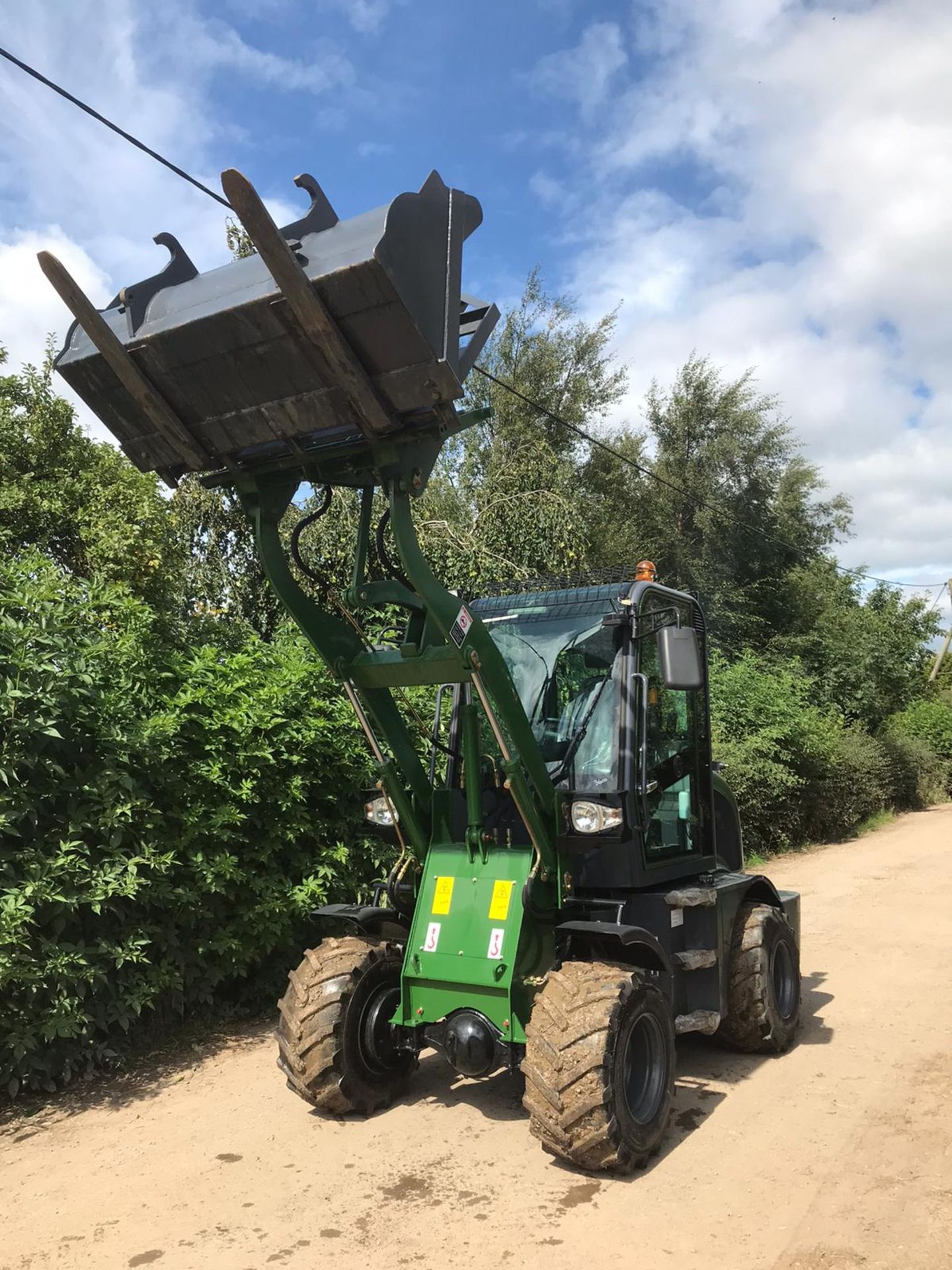 2020 HONGYUAN ZL08 LOADING SHOVEL, BRAND NEW & UNUSED 4WD C/W FORKS & BUCKET, QUICK HITCH *PLUS VAT* - Image 4 of 6