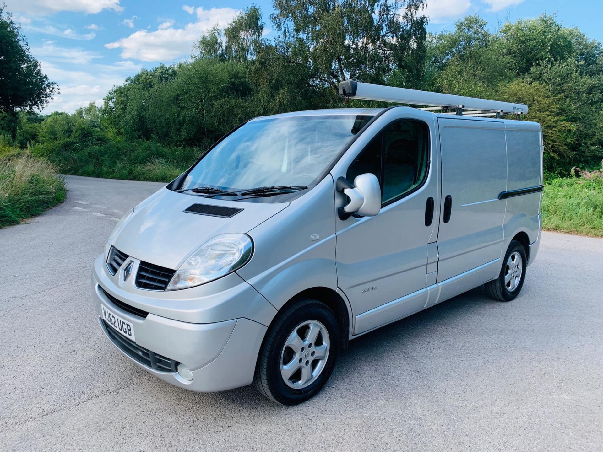 2012/62 REG RENAULT TRAFIC SL27 SPORT DCI 2.0 DIESEL SILVER PANEL VAN, SHOWING 2 FORMER KEEPERS - Image 2 of 15