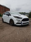 2015/65 REG FORD FIESTA ST-3 TURBO 1.6 PETROL WHITE 3 DOOR HATCHBACK, SHOWING 2 FORMER KEEPERS