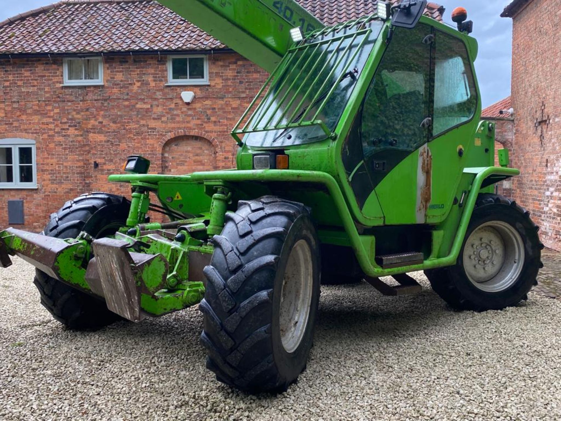 MERLO P40.16 KS TELESCOPIC HANDLER, NO ATTACHMENTS INCLUDED, RUNS, WORKS AND LIFTS *PLUS VAT* - Image 3 of 23