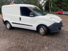 2014/14 REG VAUXHALL COMBO 2000 L1H1 CDTI SS ECOFLEX 1.25 DIESEL WHITE PANEL VAN *PLUS VAT*