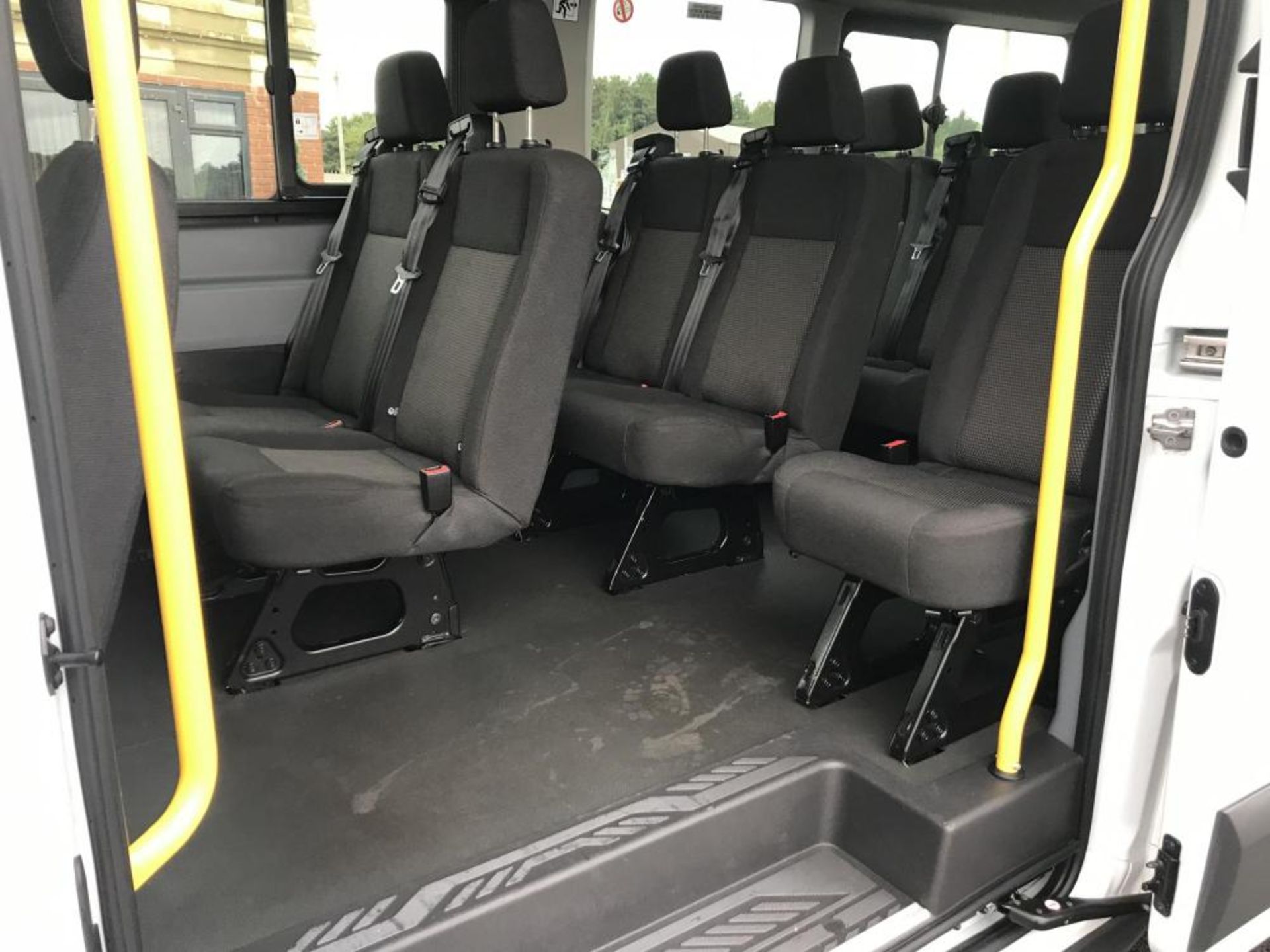 2017/17 REG FORD TRANSIT 460 ECONETIC TECH 2.2 DIESEL WHITE 17 SEAT MINIBUS, SHOWING 0 FORMER KEEPER - Image 16 of 17