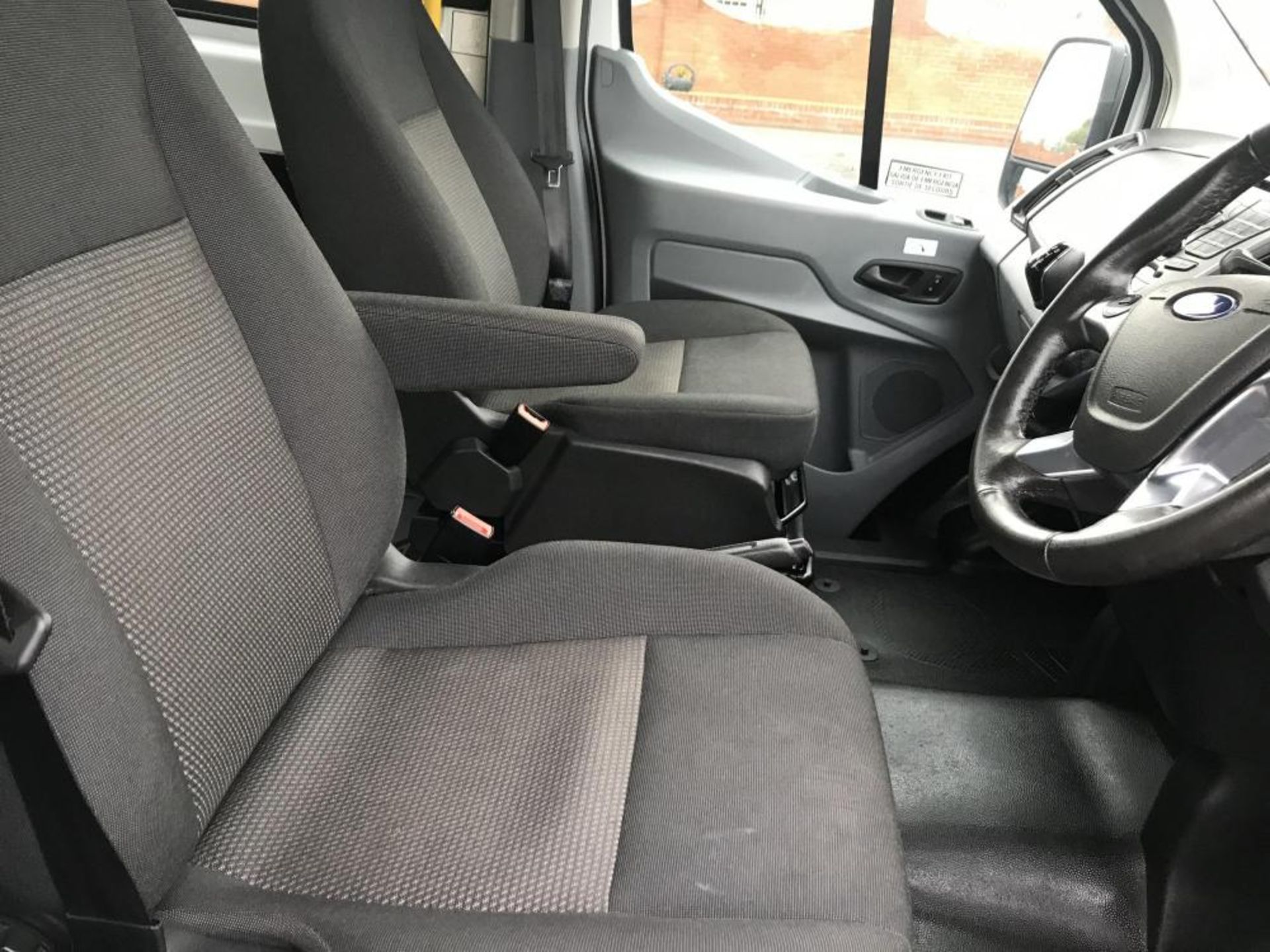 2017/17 REG FORD TRANSIT 460 ECONETIC TECH 2.2 DIESEL WHITE 17 SEAT MINIBUS, SHOWING 0 FORMER KEEPER - Image 8 of 17