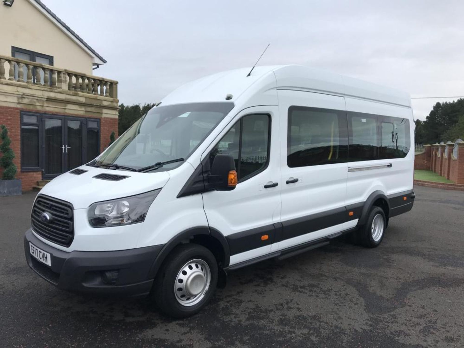 2017/17 REG FORD TRANSIT 460 ECONETIC TECH 2.2 DIESEL WHITE 17 SEAT MINIBUS, SHOWING 0 FORMER KEEPER - Image 2 of 17