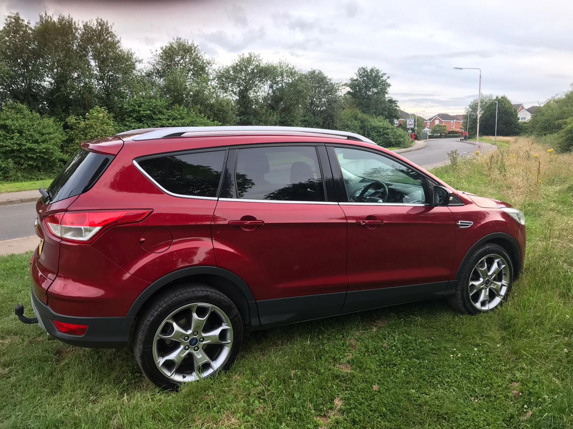 2015/15 REG FORD KUGA TITANIUM TDCI 2.0 DIESEL RED 5 DOOR, SHOWING 3 FORMER KEEPERS *NO VAT* - Image 4 of 6