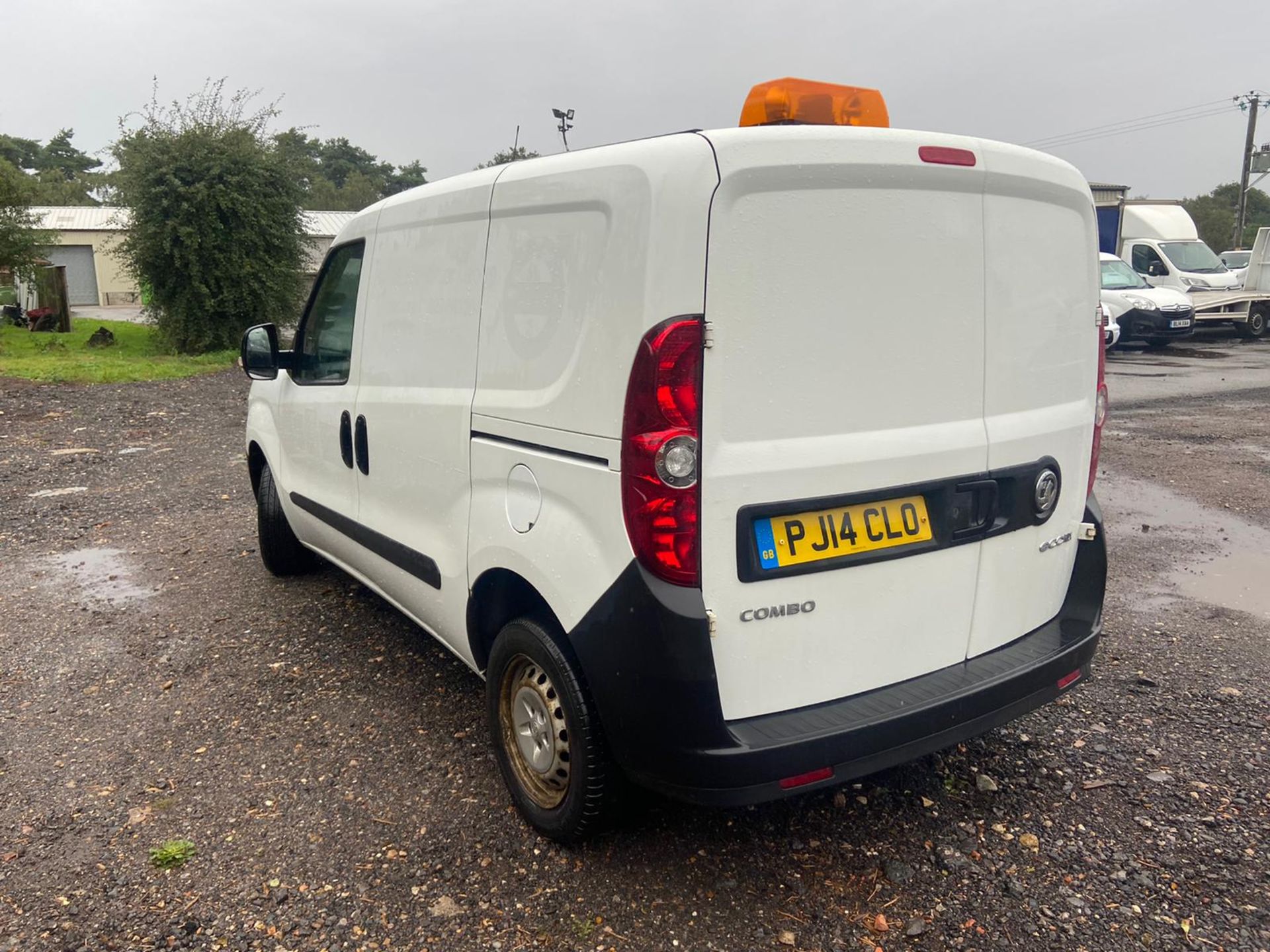 2014/14 REG VAUXHALL COMBO 2000 L1H1 CDTI SS ECOFLEX 1.25 DIESEL WHITE PANEL VAN *PLUS VAT* - Image 5 of 9