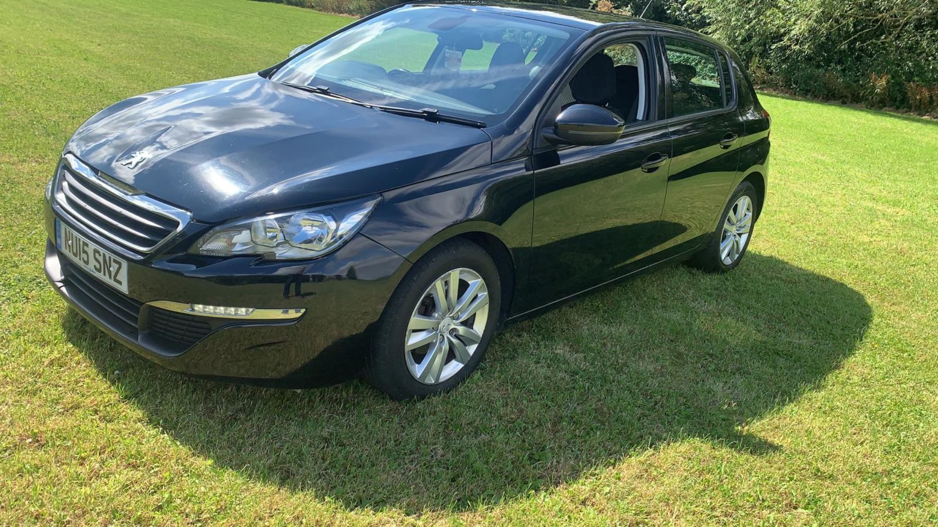 2015/15 REG PEUGEOT 308 ACTIVE HDI 1.6 DIESEL BLACK 5 DOOR HATCHBACK, SHOWING 1 FORMER KEEPER - Image 2 of 8